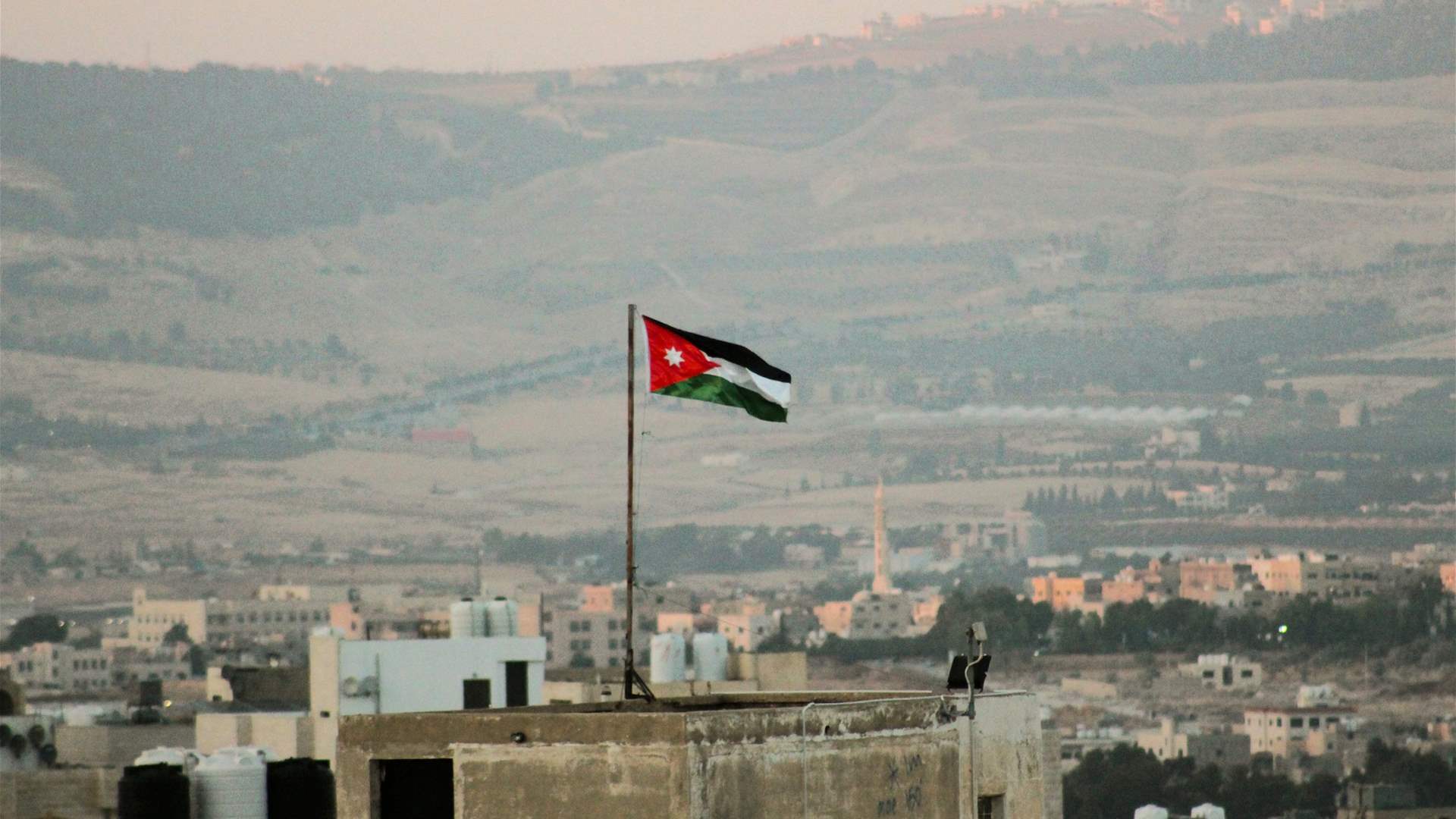 Jordanian border forces clash with smugglers, killing four
