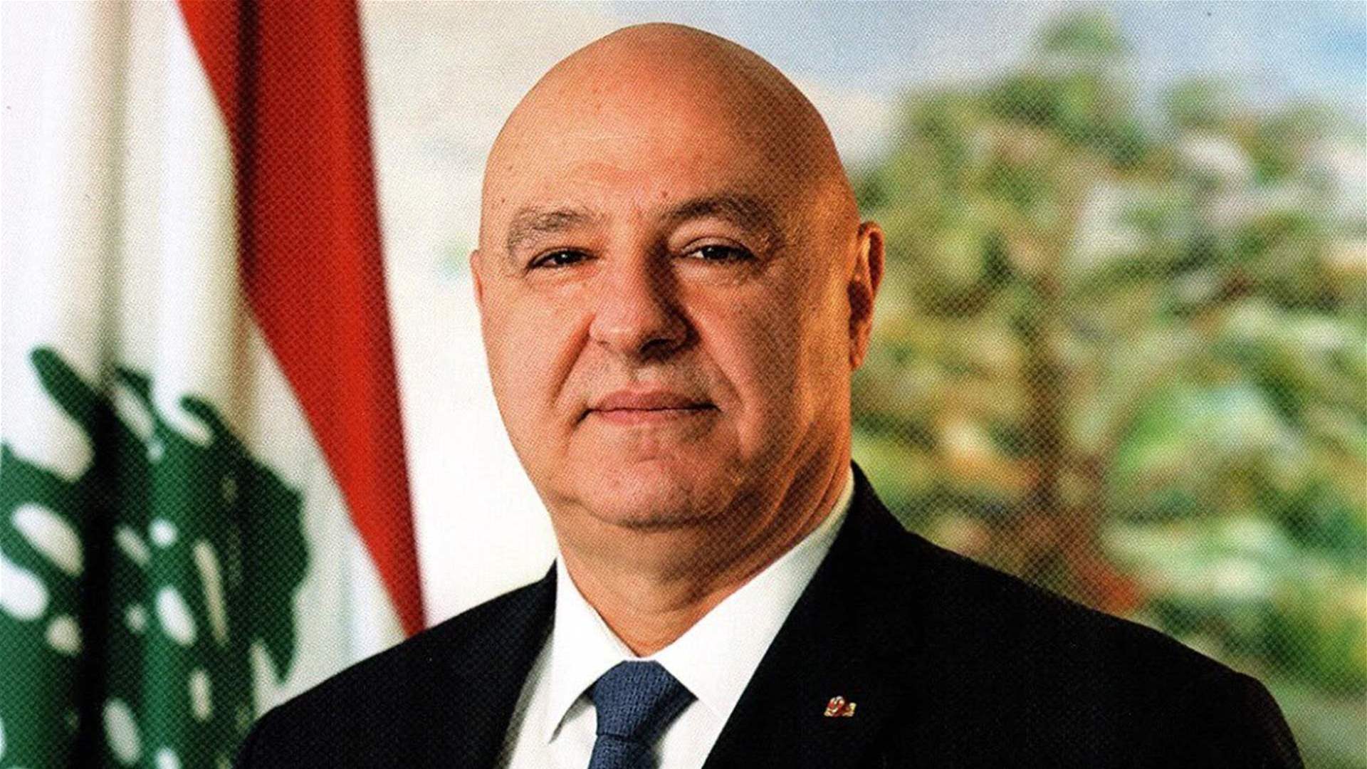 Lebanese President Aoun arrives in Paris for brief visit at Macron&#39;s invitation 