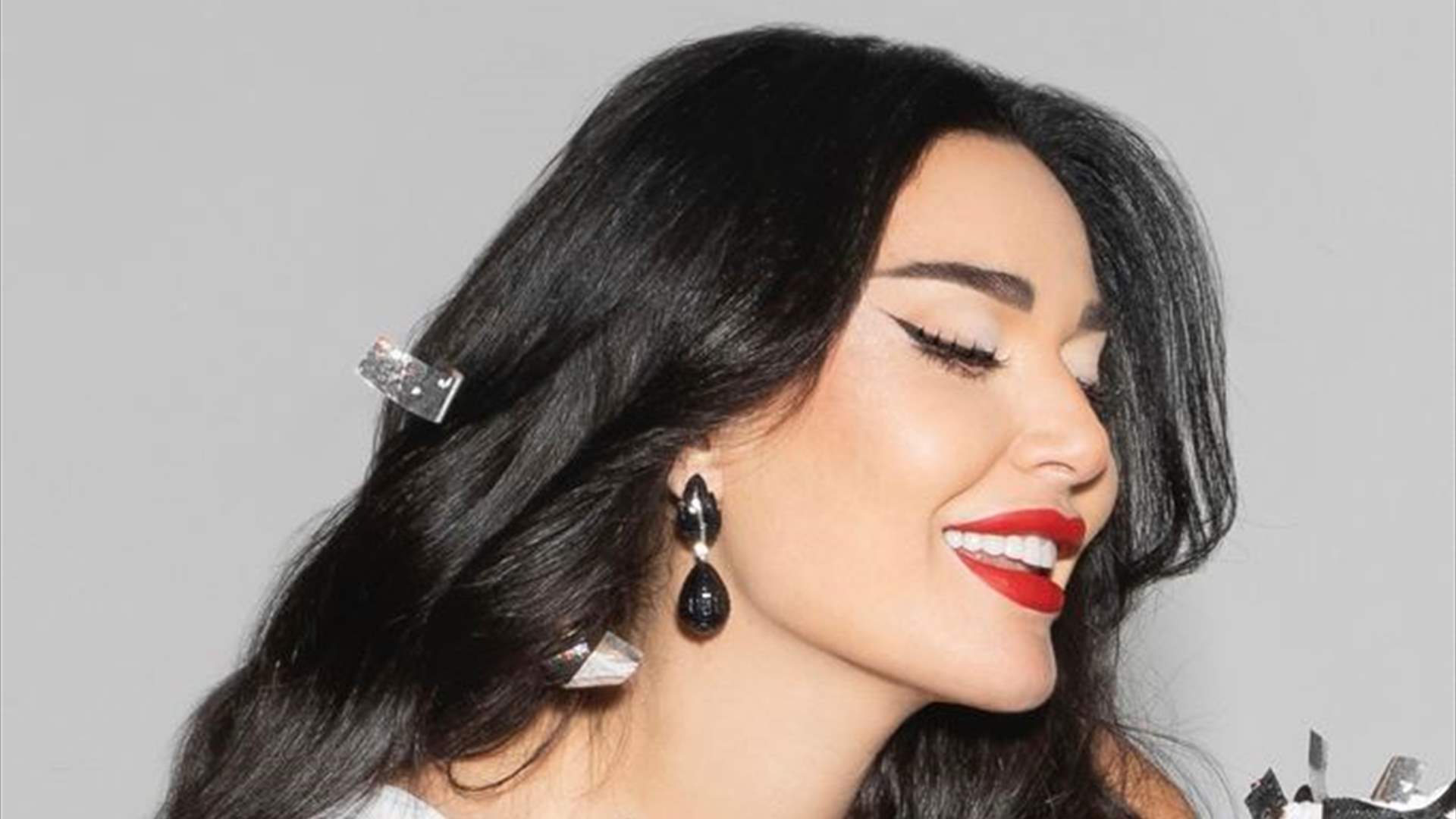 بإطلالة بنفسجية ساحرة ورسالة معبّرة... معايدة مميزة من سيرين عبد النور لمتابعيها (صورة)