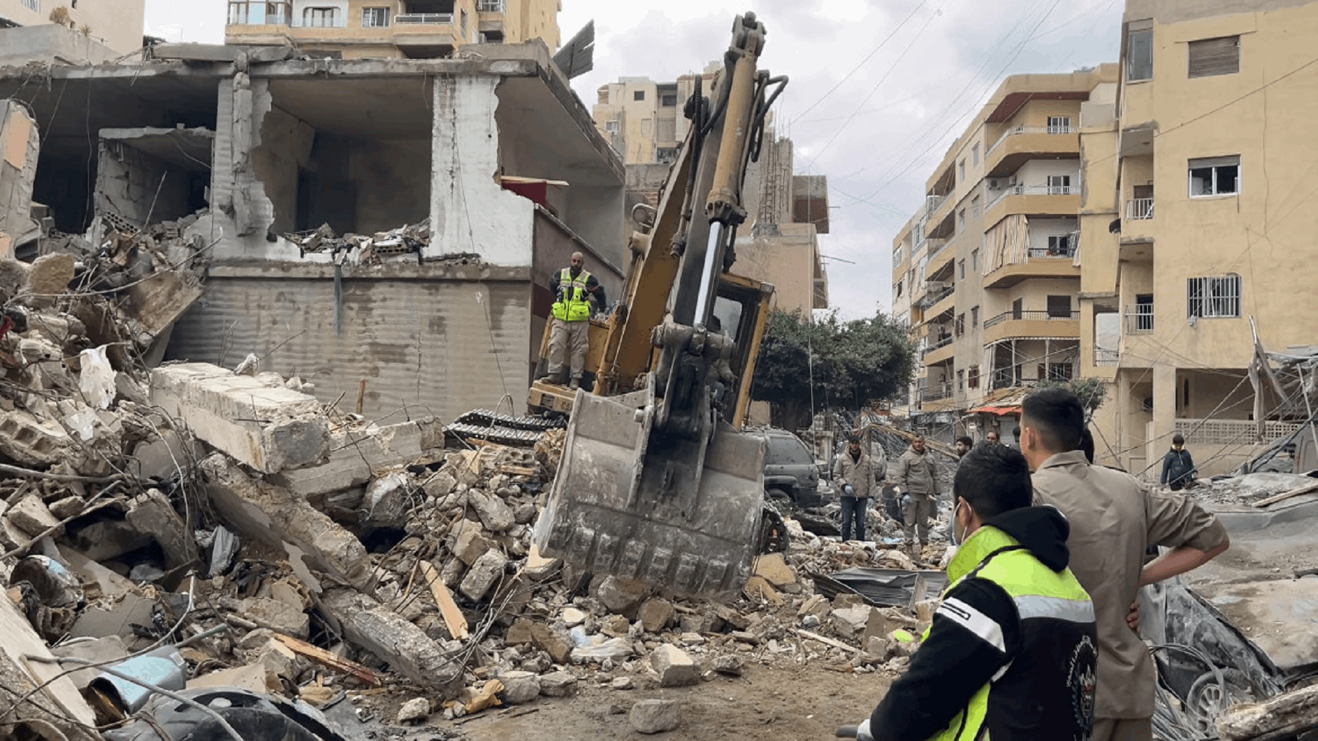 مجلس الجنوب واصل العمل على إزالة الركام والأضرار في صور