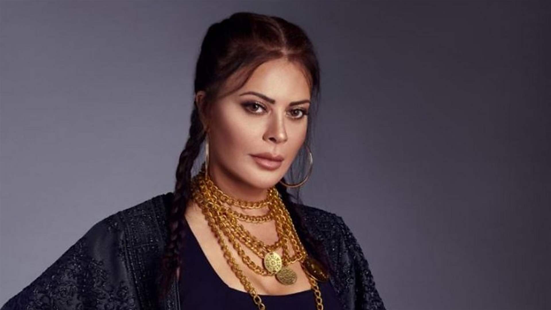 كارمن لبس تفجع بوفاة والدتها (صورة)