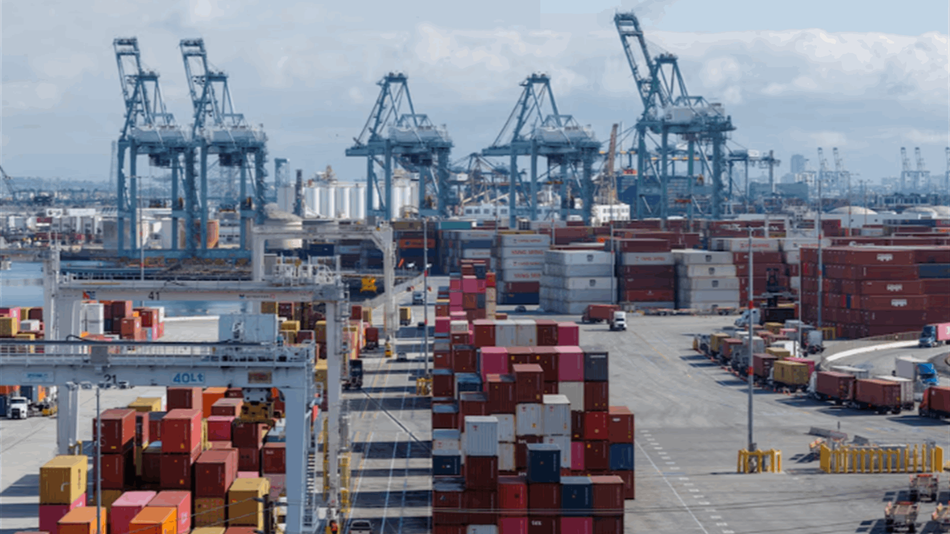 US forges ahead with 104% tariffs on China, says willing to talk to other countries