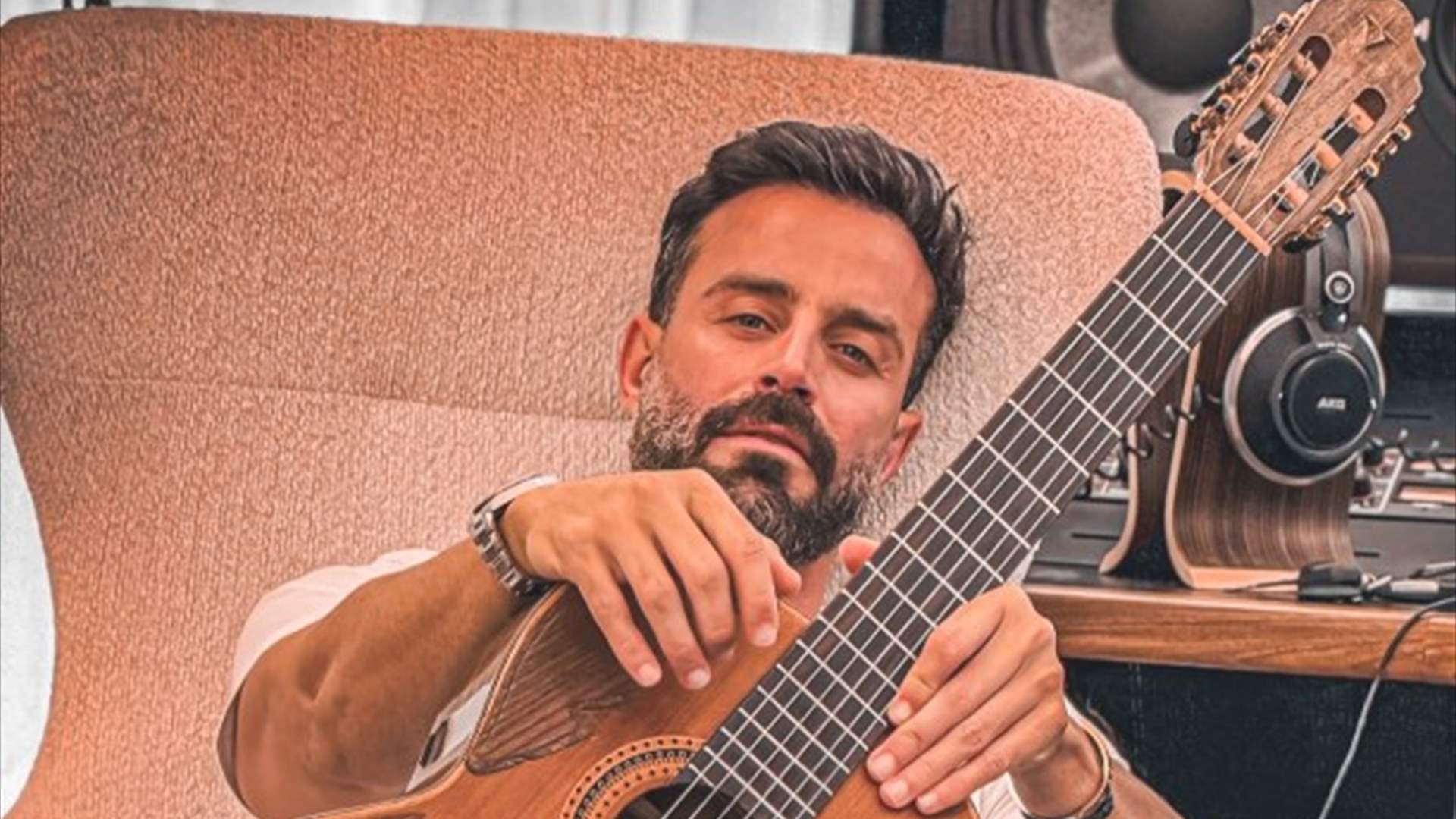 مع الغيتار ومن داخل الاستوديو... هذا ما كشفه سعد رمضان لجمهوره (صور)