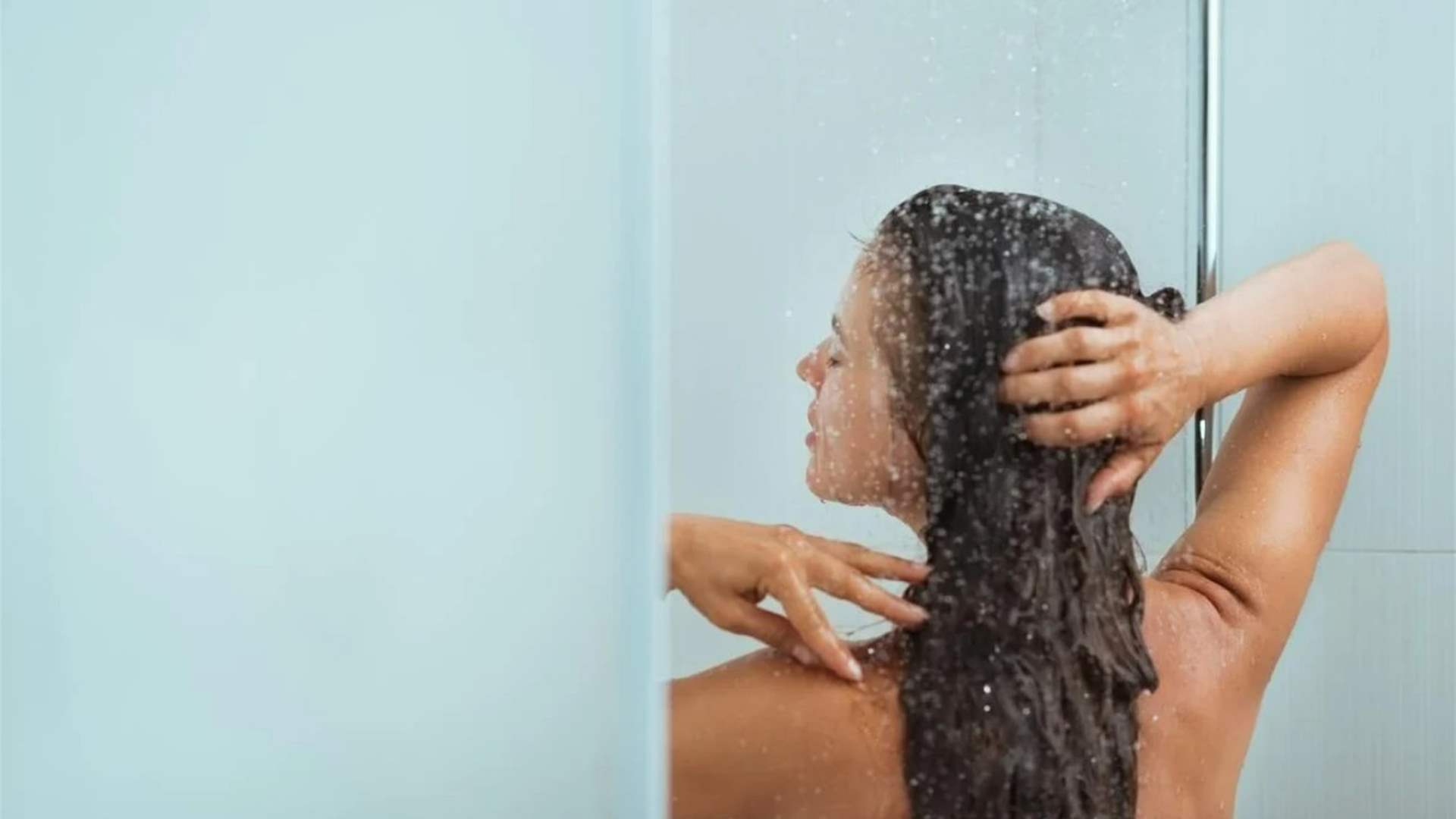 خبراء: الاستحمام في الصباح بدلاً من المساء يُعتبر &quot;خطأً كبيرًا&quot;... ما السبب؟ 