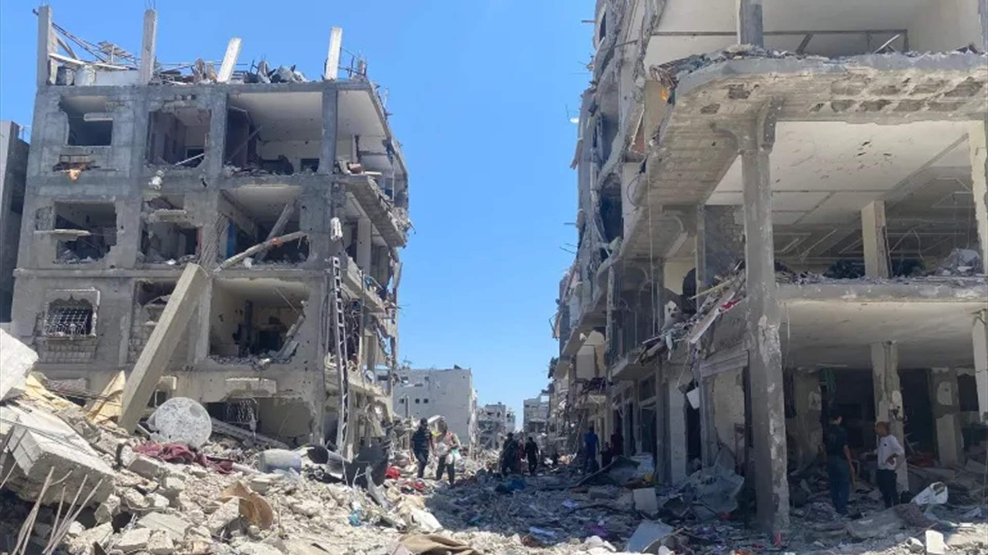 مسعفون: استشهاد 26 في ضربة إسرائيلية استهدفت منزلا بمدينة غزة