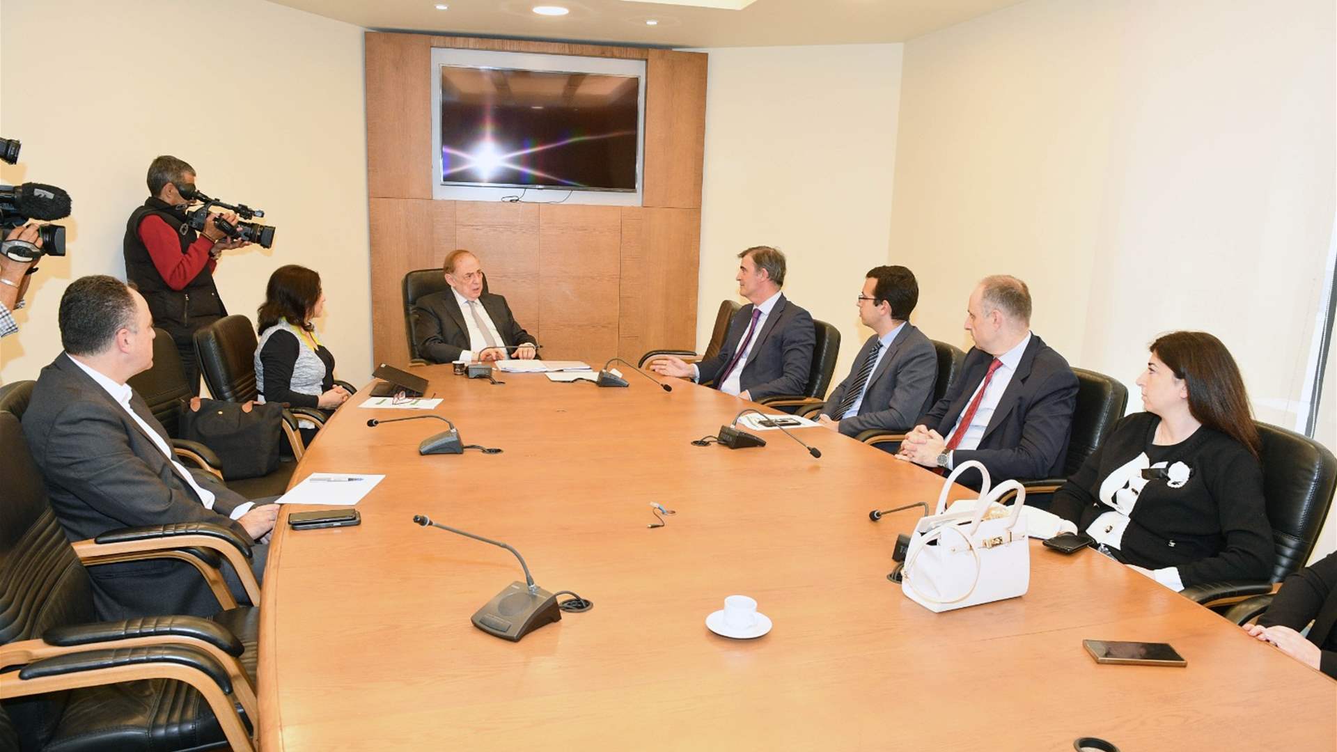 البستاني إلتقى بعثة صندوق النقد الدولي: لضرورة إقرار القوانين الإصلاحية في أقرب وقت