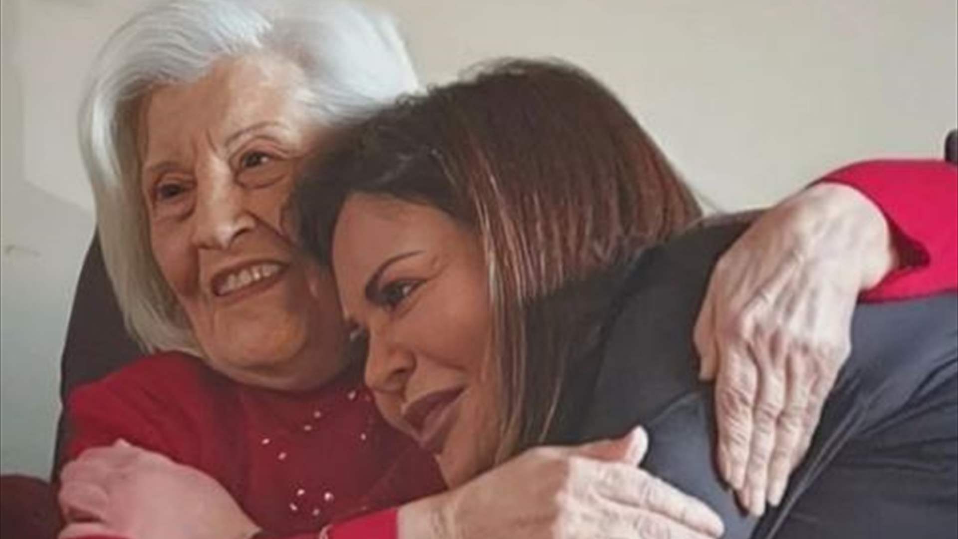 &quot;موت الأم بيكسر القلب&quot;... كارمن لبس توجه رسالة شكر لمحبيها والنجوم يواسونها 