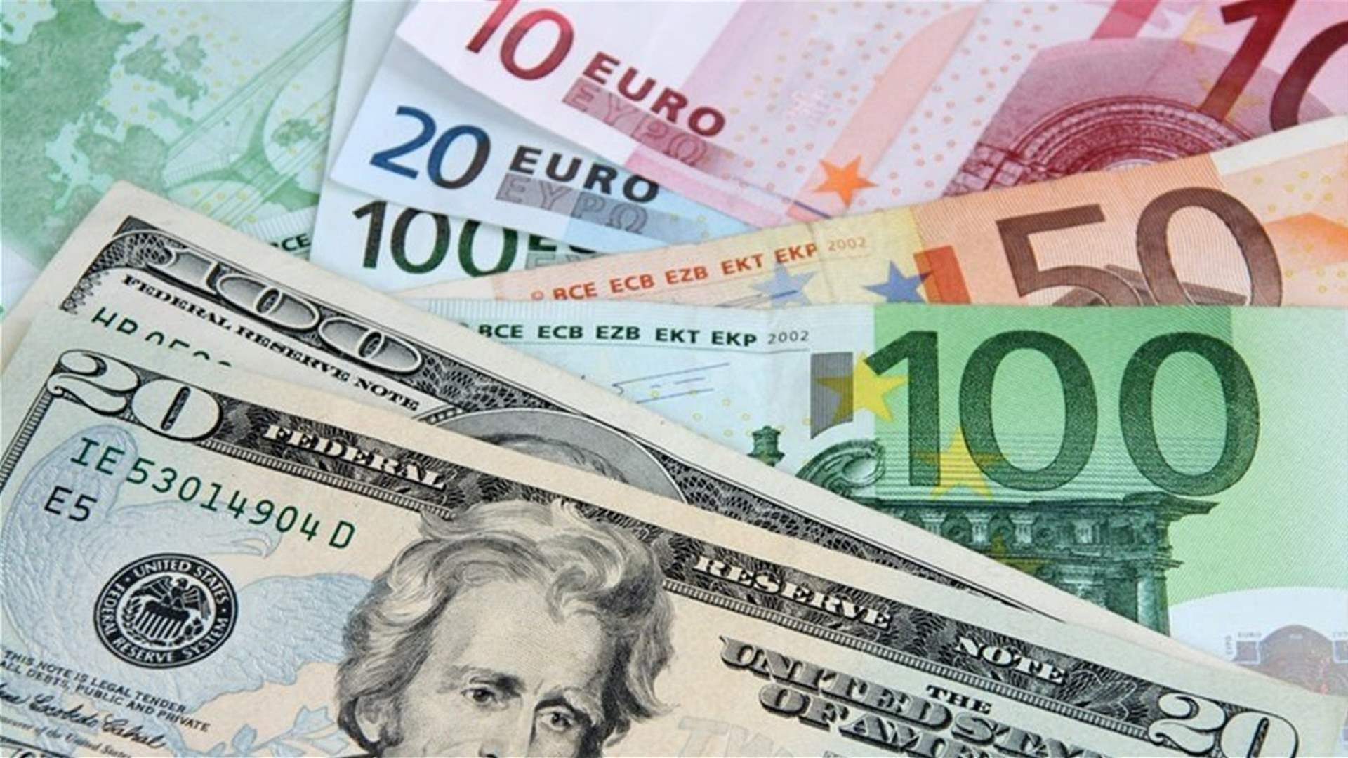 الدولار يبلغ أدنى مستوياته مقابل اليورو منذ أكثر من 3 سنوات