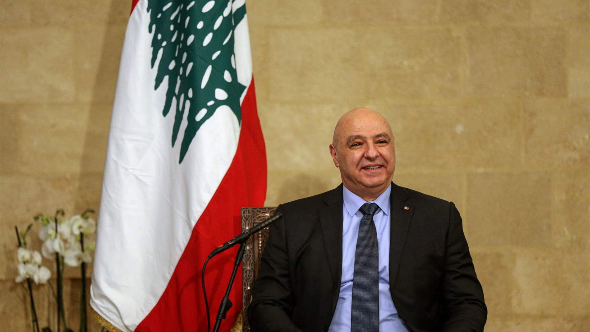 Lebanese President begins official visit to Qatar 