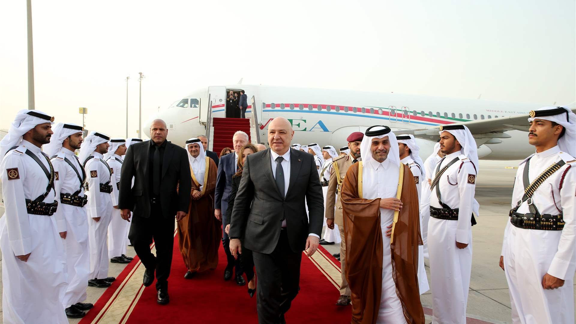 الرئيس عون وصل إلى الدوحة لإجراء محادثات مع أمير قطر