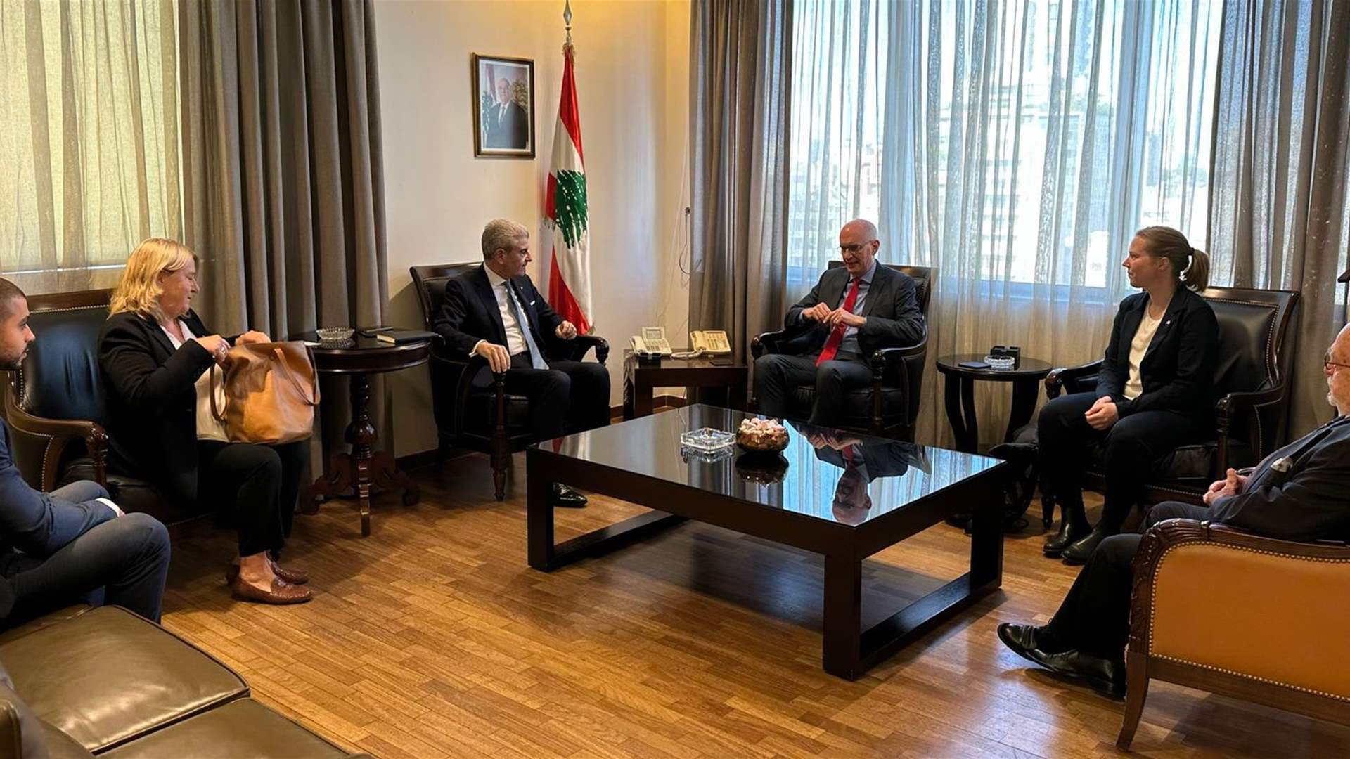 وزير الصناعة يبحث تعزيز التبادل التجاري مع ألمانيا وماليزيا