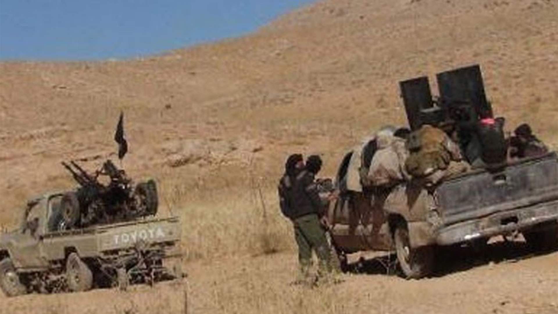 عناصر من الجيش السوريّ في بلدة حوش السيد علي… ضرب وإهانة