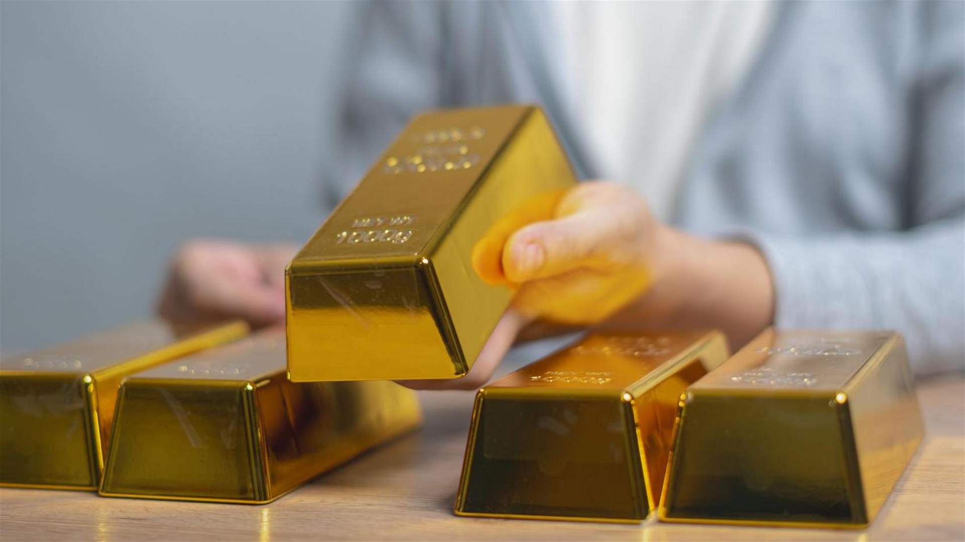 Gold price hits record high above $3,500