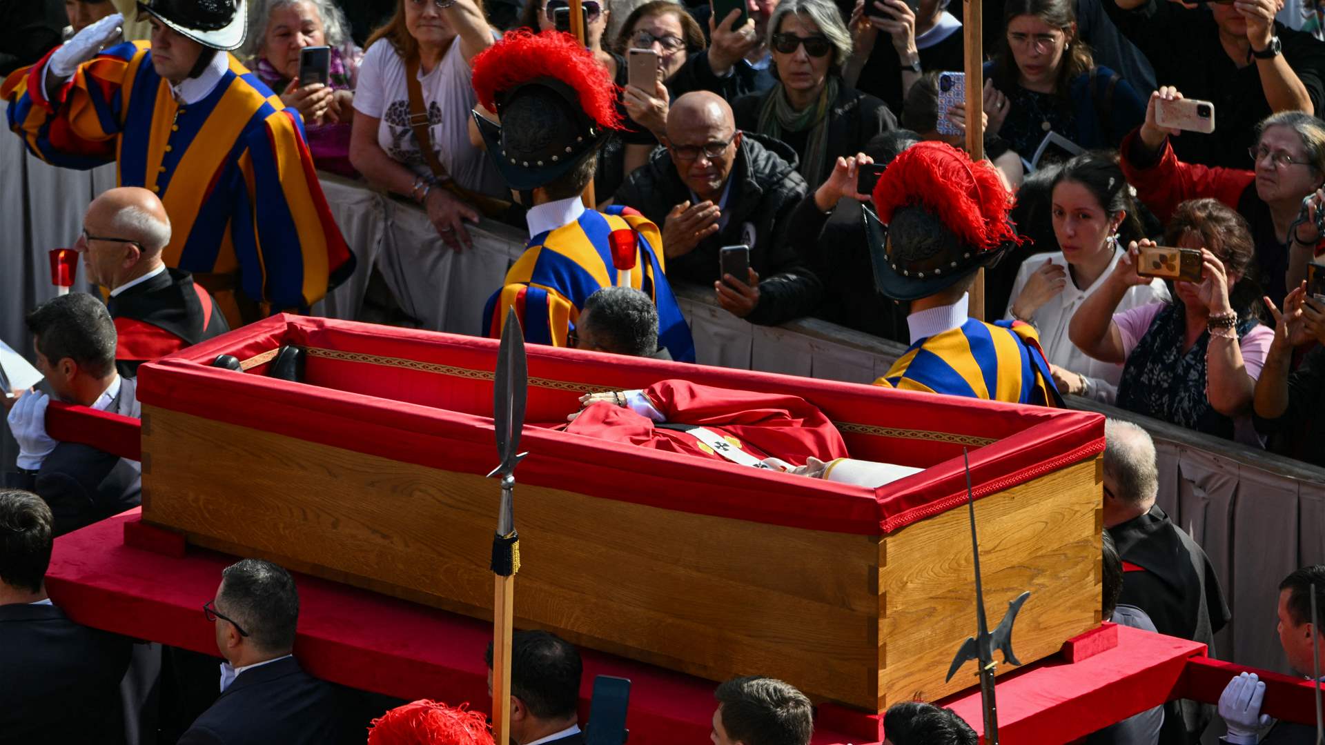 Pope Francis&#39; coffin arrives in Saint Peter&#39;s Basilica to lie in state