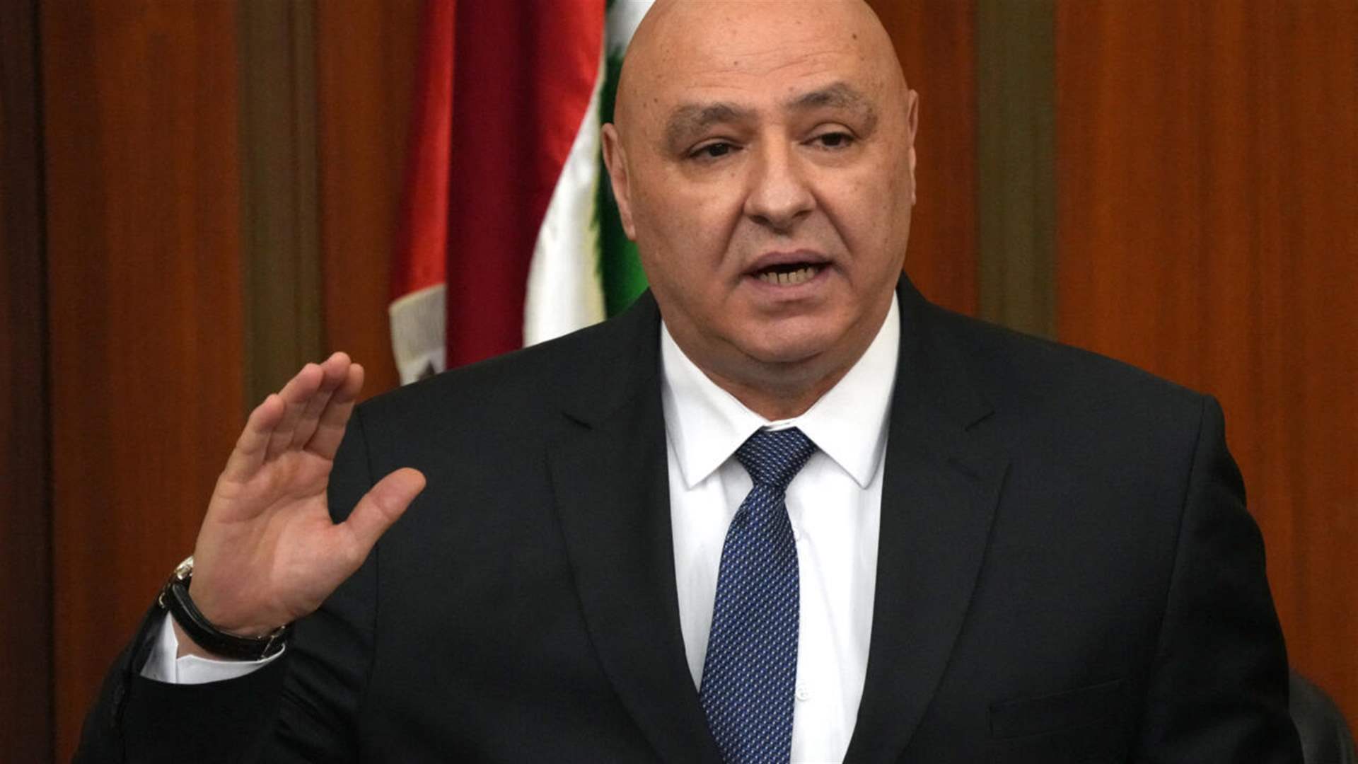 Lebanon&#39;s President signs banking secrecy law amendments
