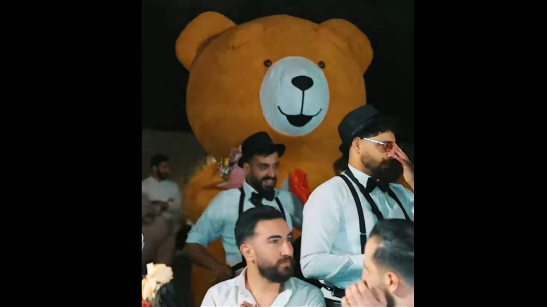 تيكتوكر لبنانية &quot;تتزوج من دمية&quot;... &quot;إذا صار عمرك 30 وما تزوجتي ما تنطري العريس يحققلك أحلامك&quot; (فيديو)