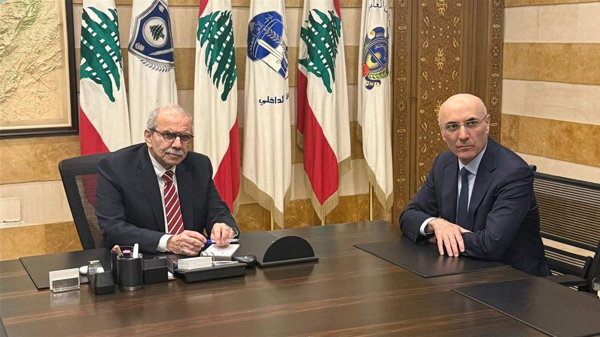 رئيس الحكومة نواف سلام يصل الى وزارة الداخلية للمشاركة في إطلاق الوزارة غرفة العمليات المركزية الخاصة بالإنتخابات البلدية والإختيارية التي تبدأ عملها يوم غد ‏في قاعة اللواء الشهيد وسام الحسن في مبنى الوزارة