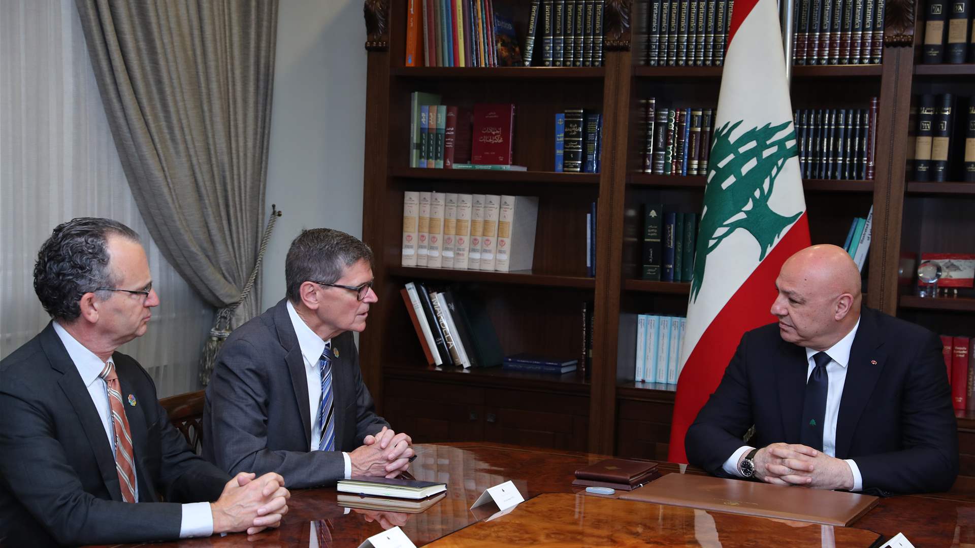 الرئيس عون: لبنان متمسك بعودة النازحين إلى بلادهم