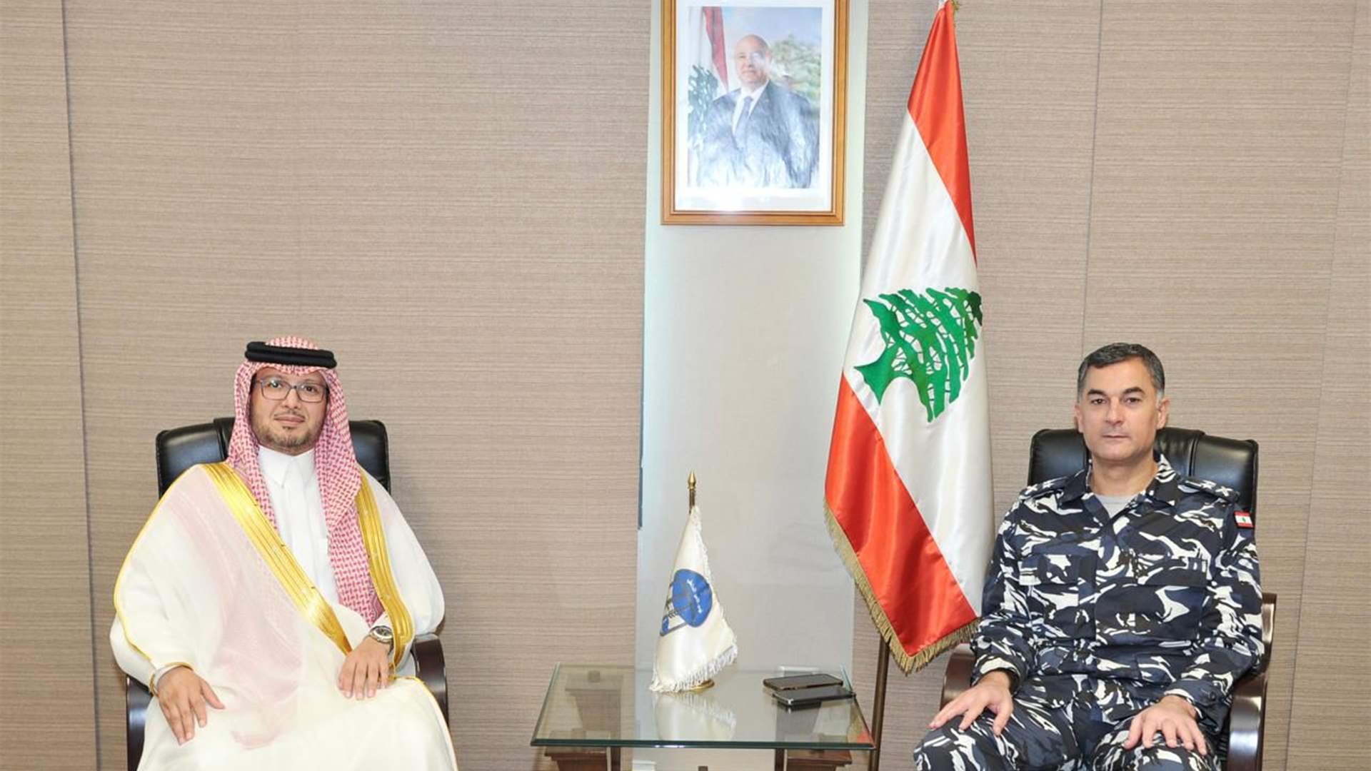 سفير المملكة لدى لبنان يزور المدير العام لقوى الأمن الداخليّ اللبنانيّ 