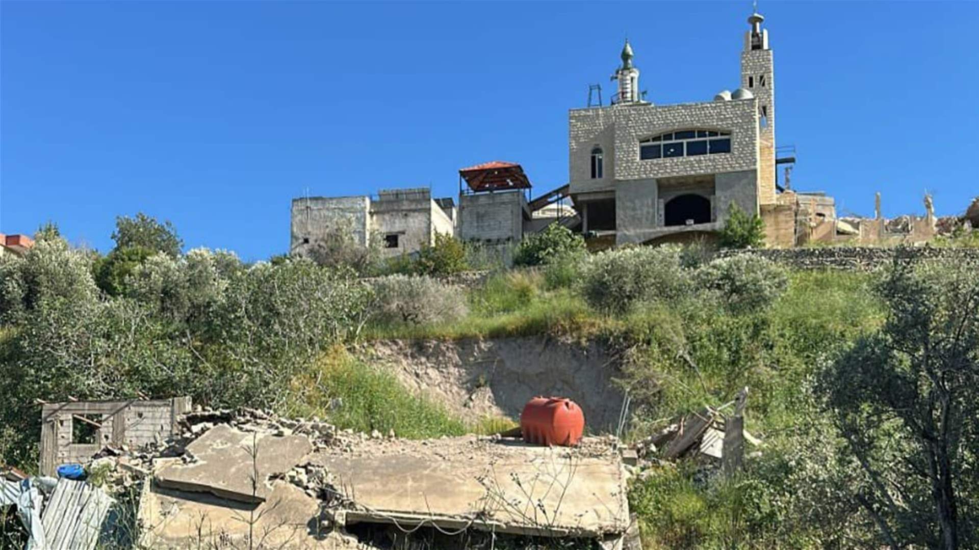 Israeli drone targets destroyed house in Majdal Zoun, southern Lebanon, injuring one