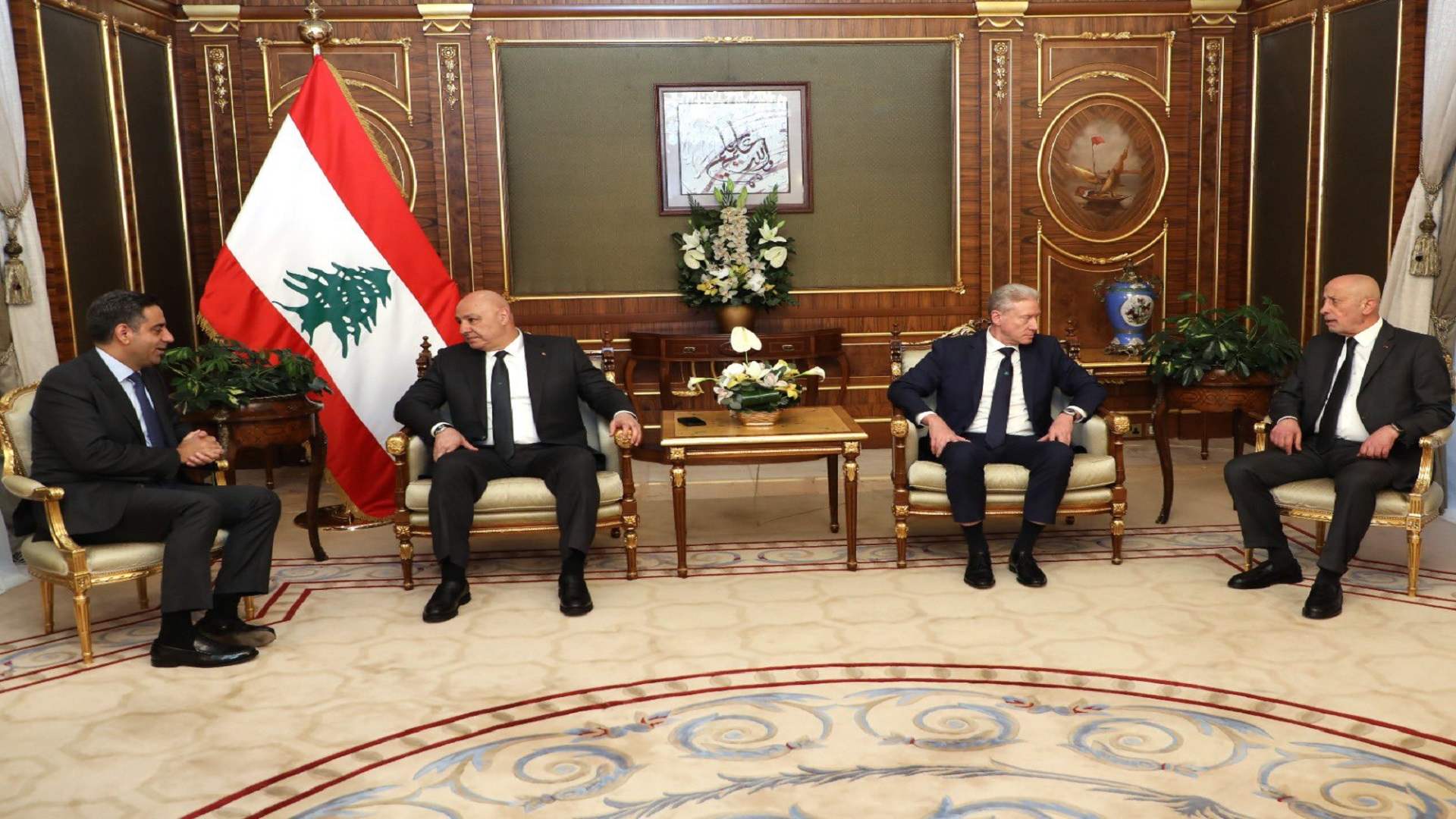 الرئيس عون استقبل أركان السفارة اللبنانية في الكويت واطلع منهم على أوضاع الجالية