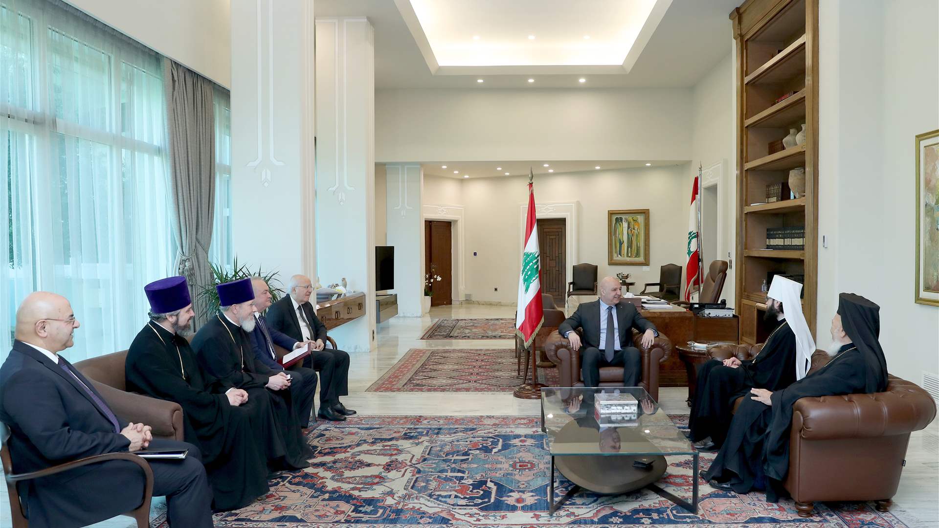 الرئيس عون إلتقى رئيس دائرة العلاقات الخارجية في بطريركية موسكو... ويغادر غدًا والسيدة الأولى إلى الفاتيكان