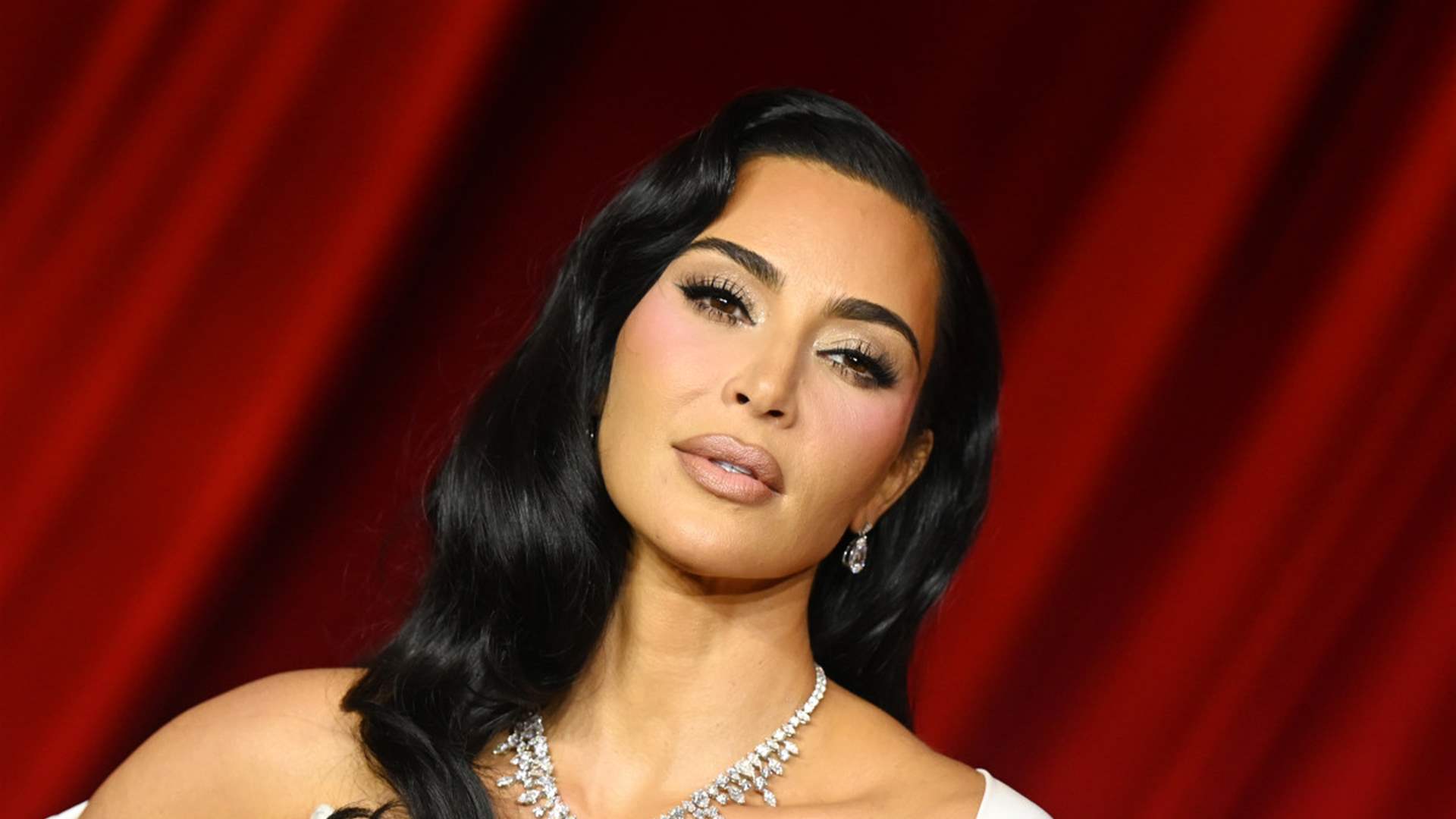 &quot;تبدو سخيفة&quot;... كيم كارداشيان تتعرض لحملة انتقادات كبيرة... والسبب: قبعة! (صور)