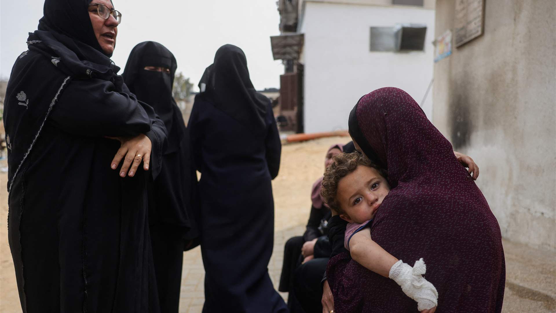 وزارة الخارجية: إسرائيل ستسمح الإثنين بدخول شاحنات محملة بطعام الأطفال 