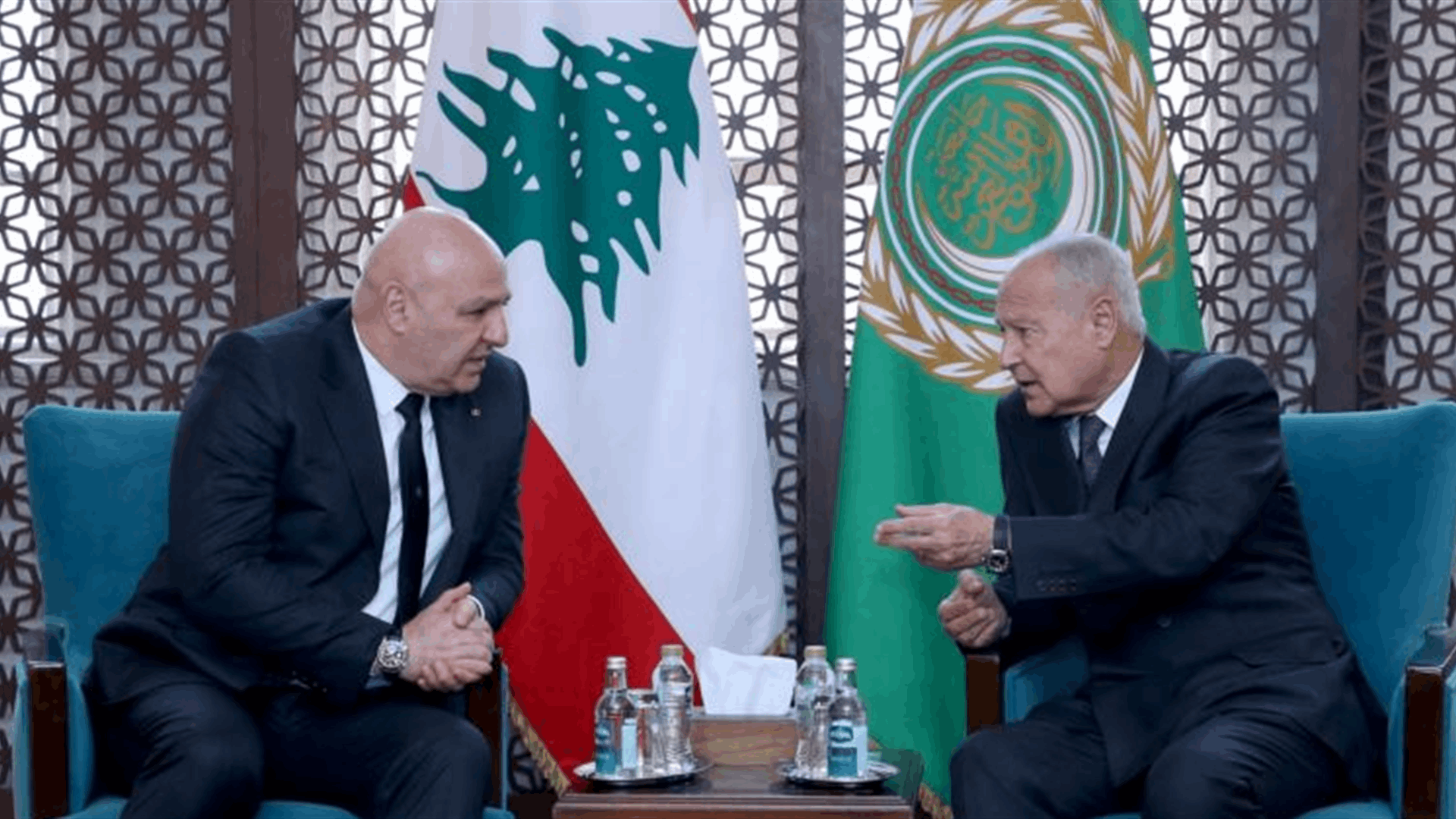 عون زار مقر جامعة الدول العربية في القاهرة