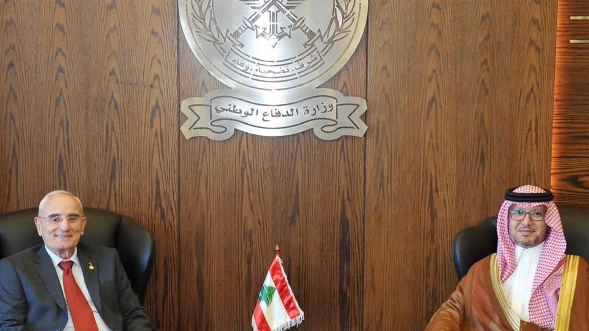 السفير السعودي يزور وزير الدفاع ويبحثان في التنسيق العسكري المشترك