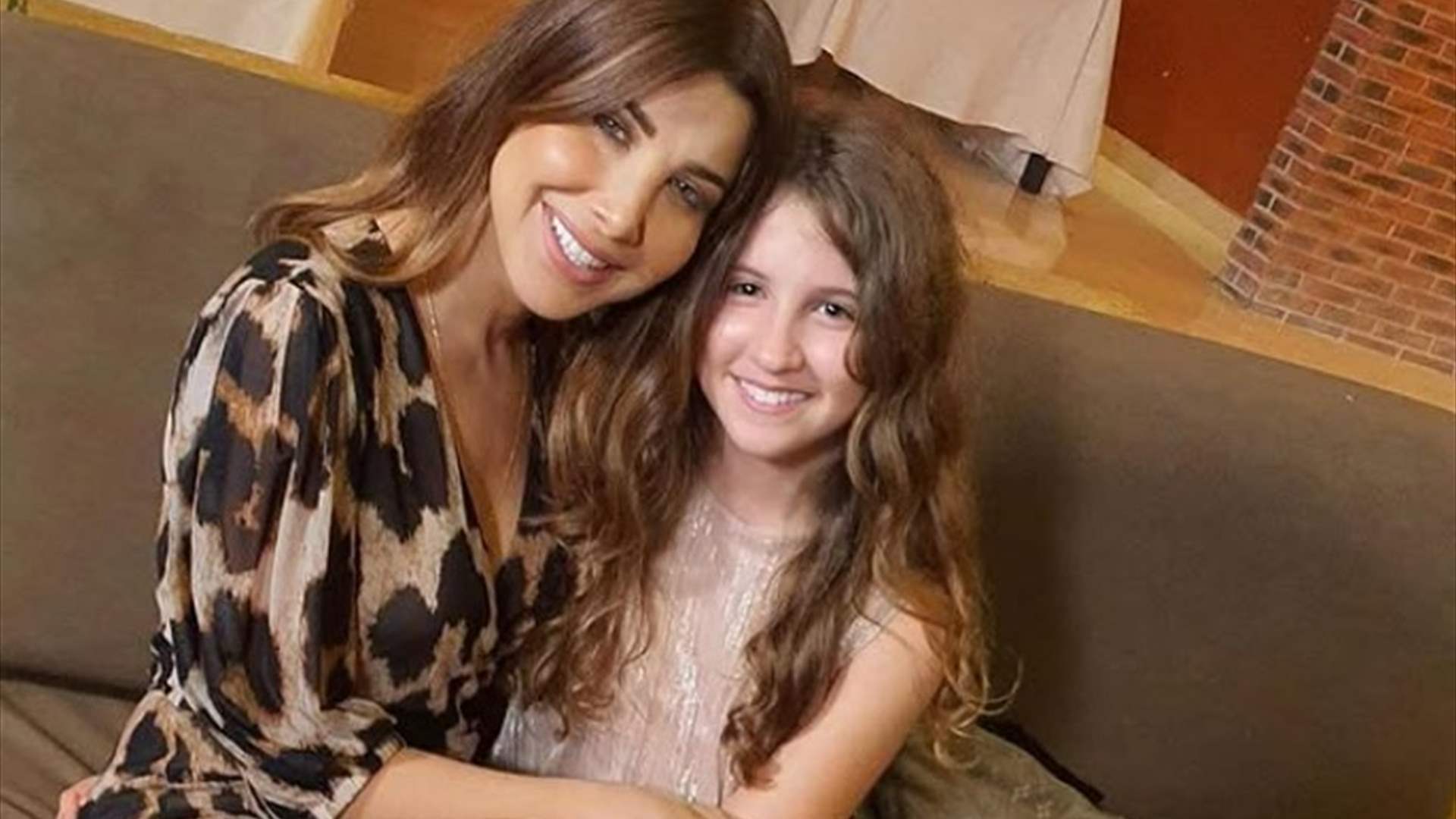 نانسي عجرم مع ابنتها الكبرى بعيد ميلادها الـ16... فهل أصبحت نسخة عن والدتها؟ (صور)