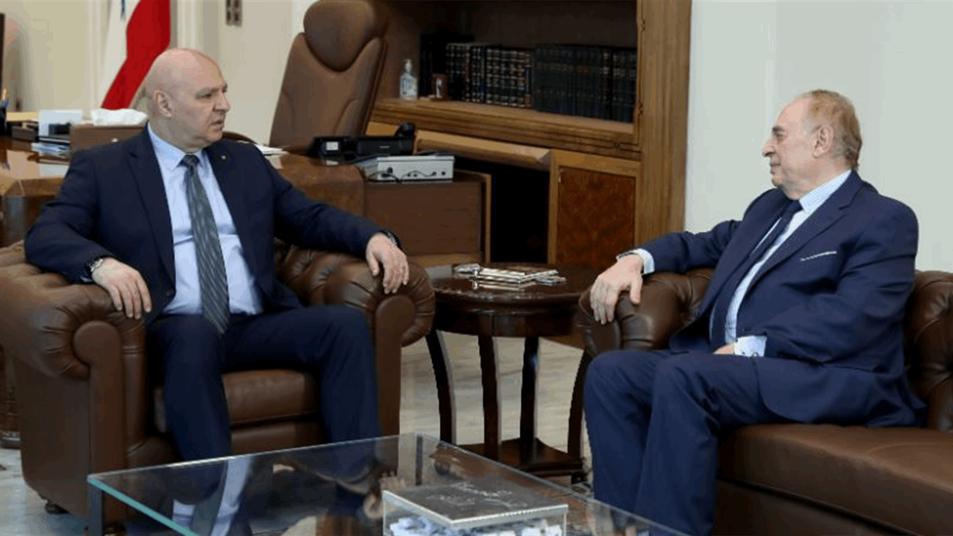 الرئيس عون تناول مع البستاني ملفات مكافحة الفساد وعمل مصلحة تسجيل السيارات 