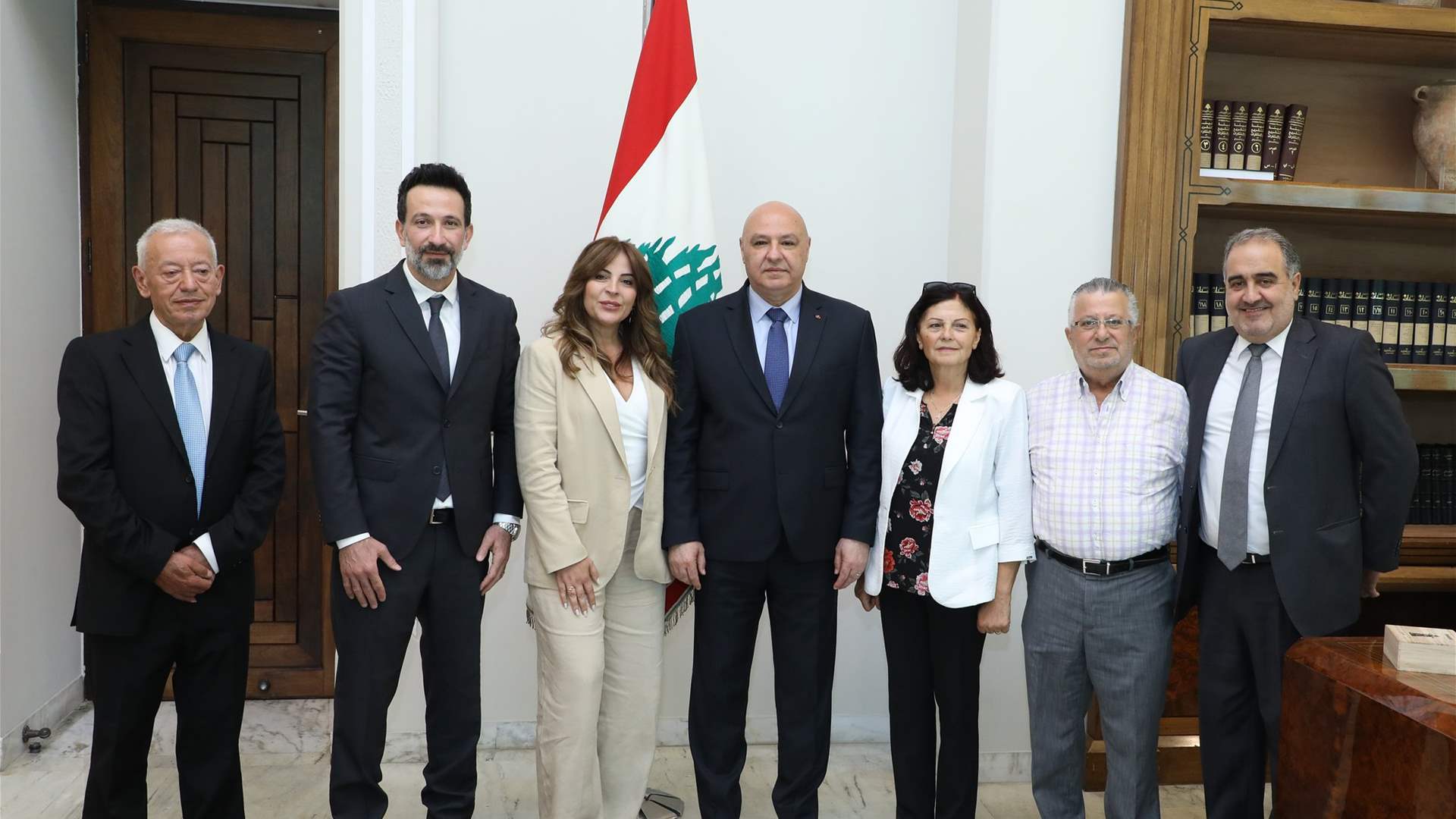 وفد من بلدة العيشية أكد أمام الرئيس عون حرصه على التوافق الإنتخابي