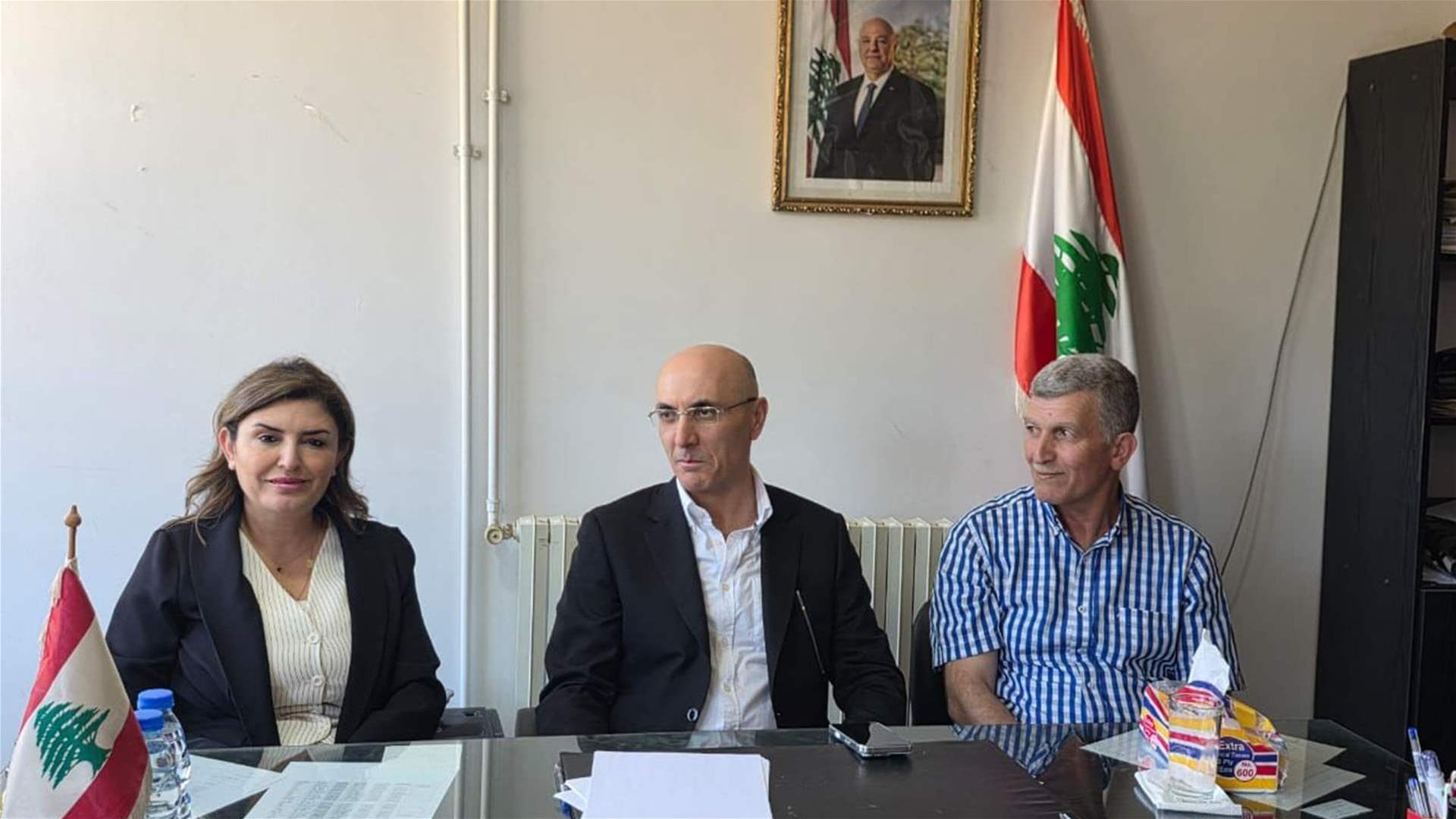 وزير الداخلية يزور سراي بنت جبيل حيث اطلع من القائمقام شربل العلم بحضور المحافظ هويدا الترك على مجريات اليوم الإنتخابي