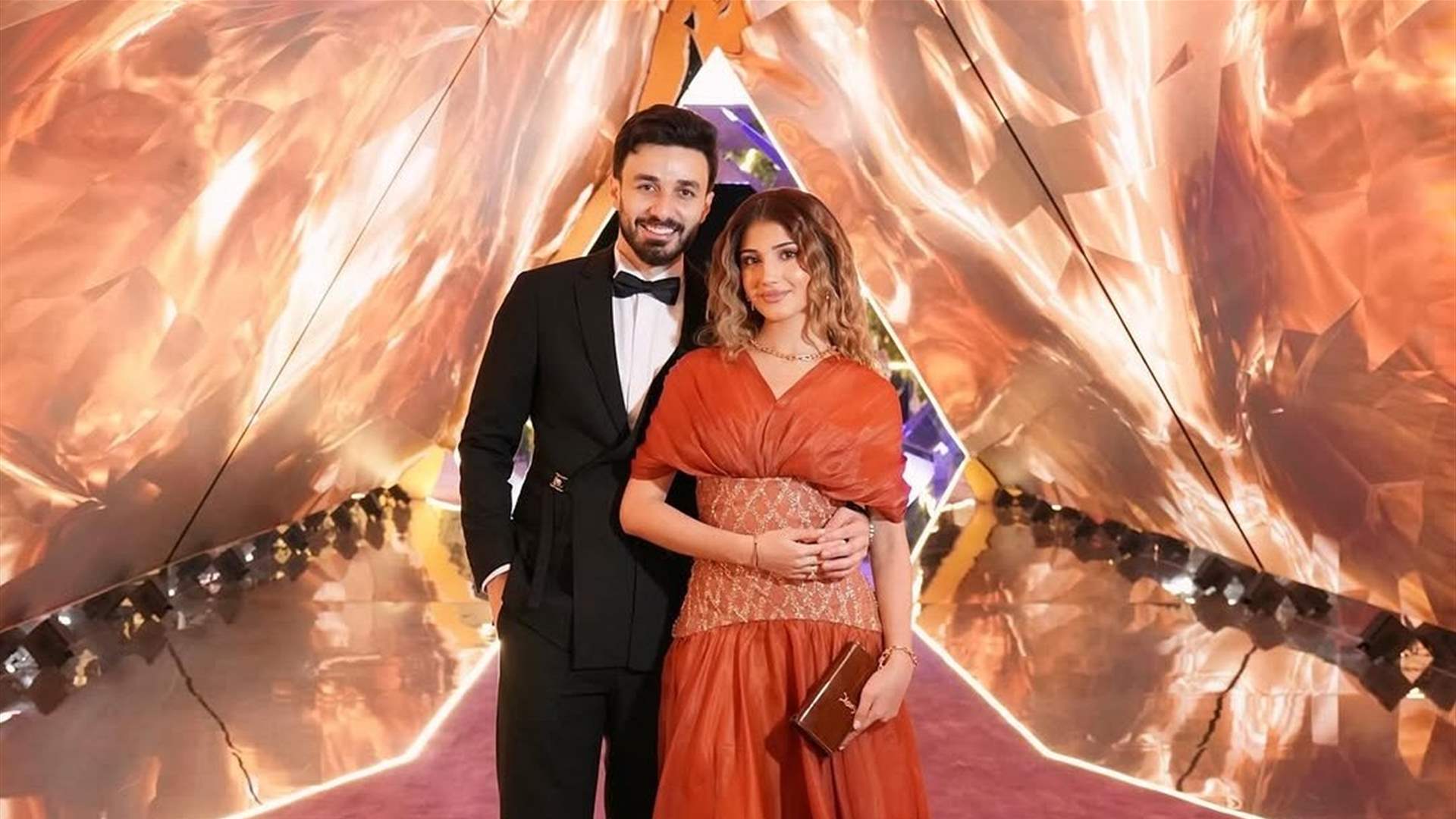 &quot;فرحتنا بتكمل معكم&quot;... أسامة مروة وشيرين بيوتي يشعلان مواقع التواصل بإعلان موعد زفافهما! (فيديو)