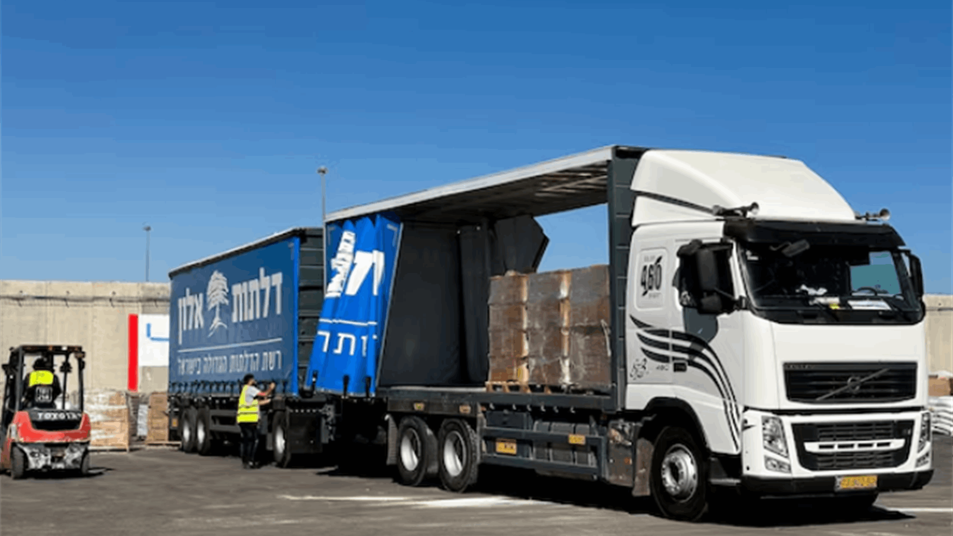 WFP says &#39;hordes of hungry people&#39; broke into Gaza warehouse in deadly incident