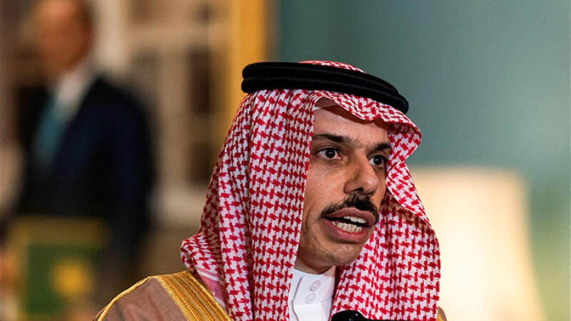 Saudi Arabia to provide financial support with Qatar to Syria&#39;s state employees: Saudi foreign minister