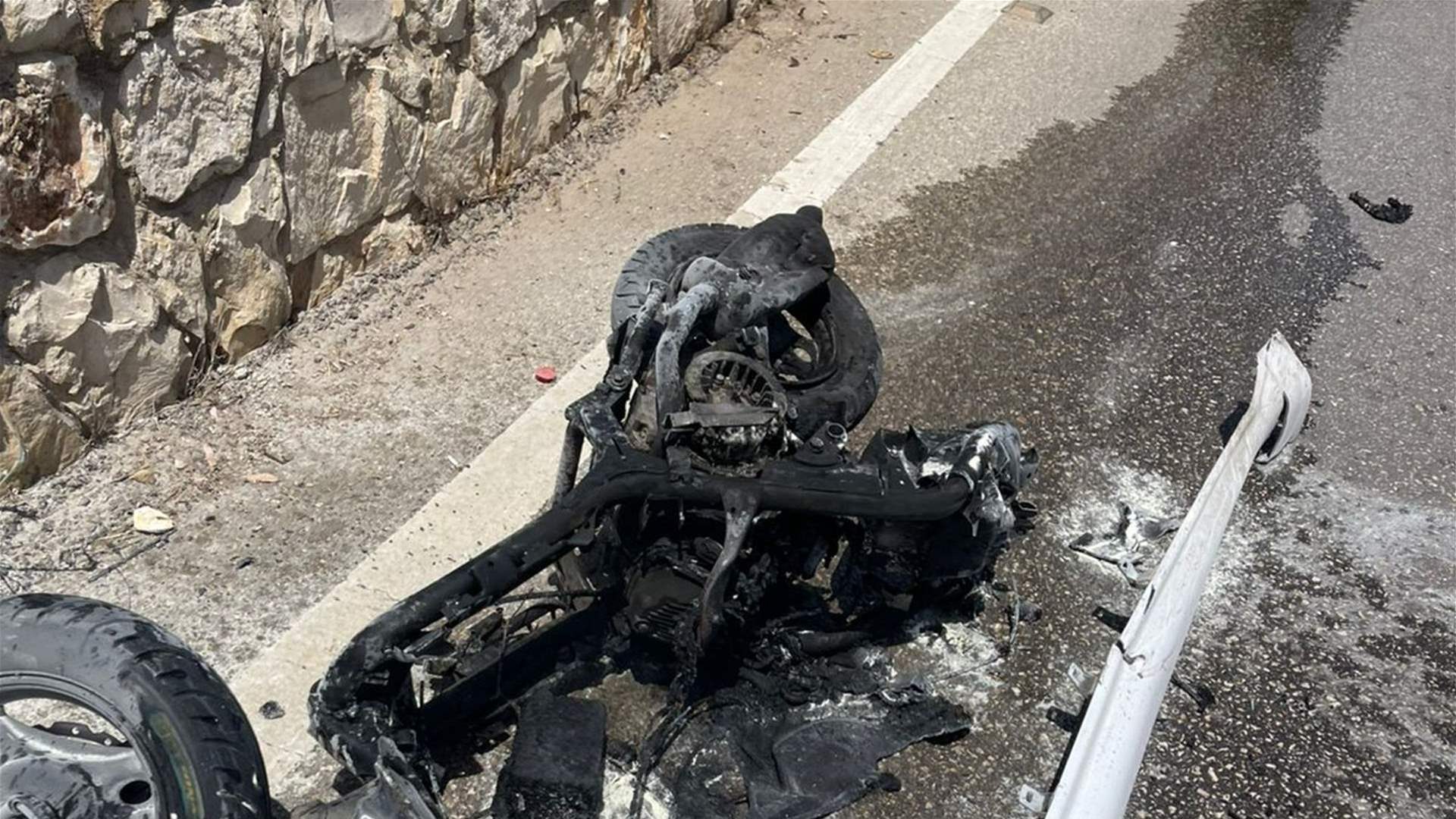 Motorcycle strike kills one on Kfartebnit-Arnoun road