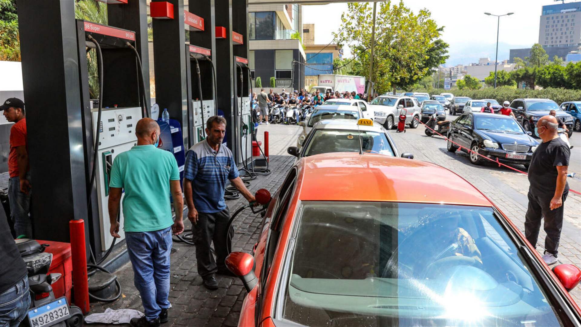 Price concerns and mixed reactions: Will Lebanon&#39;s fuel tax lead to a new wave of inflation?