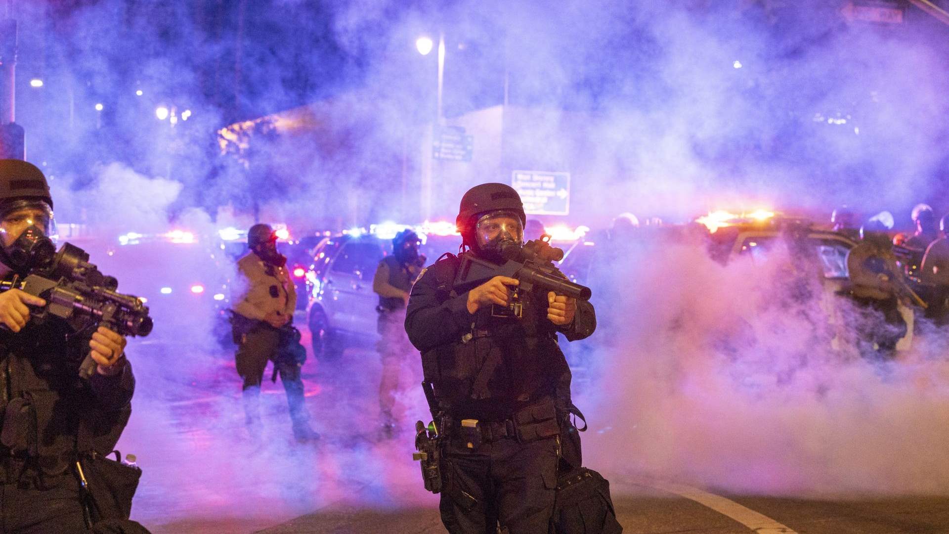 UN warns against &#39;further militarization&#39; in LA unrest