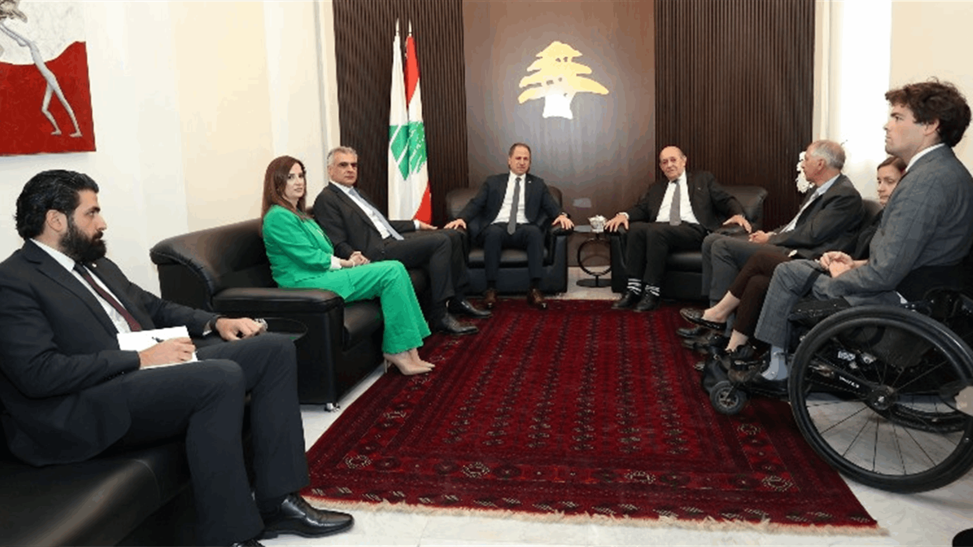 رئيس الكتائب بعد لقائه لودريان: الاعتداءات على اليونيفيل إشارة سلبية