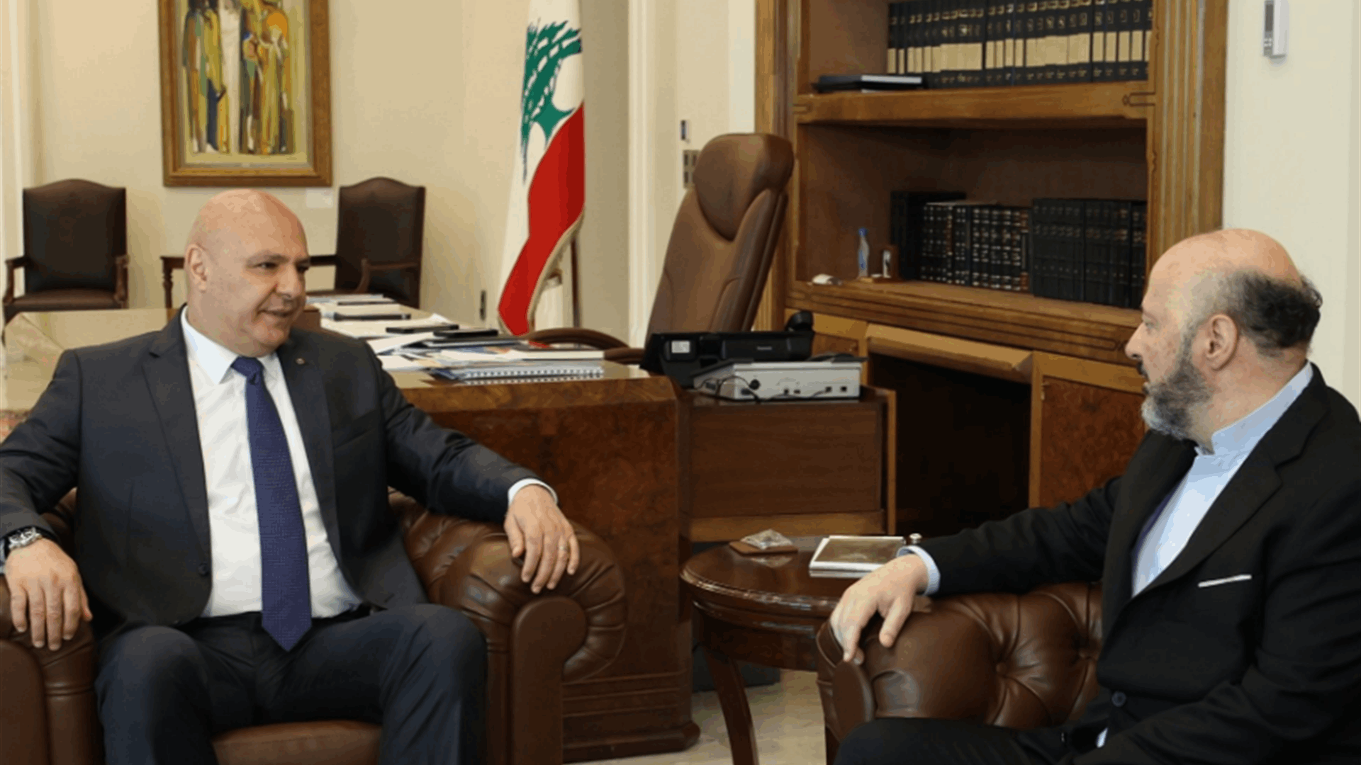 عرض لشؤون داخلية بين الرئيس عون ورياشي