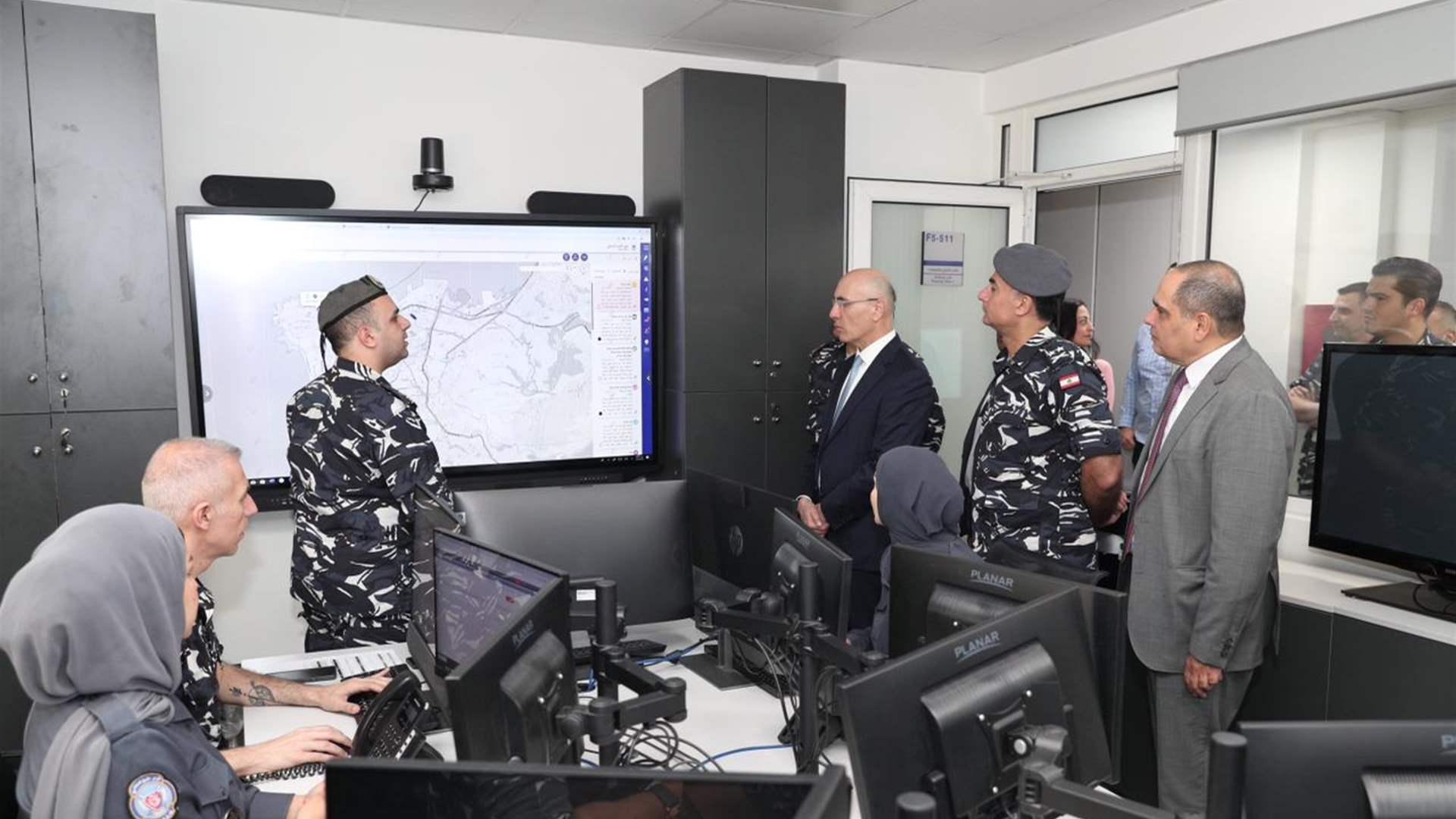 وزير الداخلية: أمن العاصمة أولوية… وجولة تفقدية في ثكنة الحلو تشدد على تعزيز خطة السير