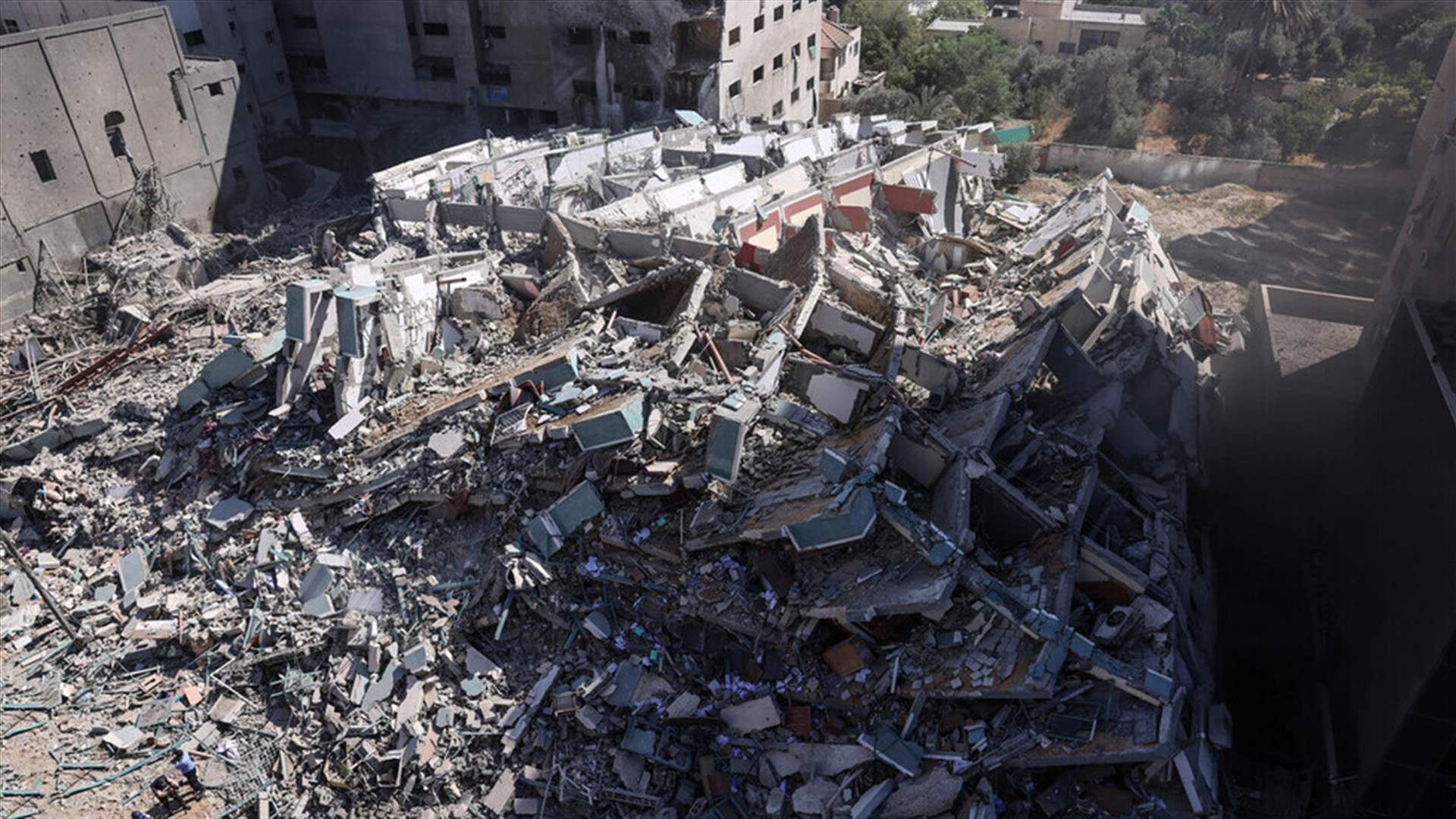 محافظة قم: شهيدان في هجوم إسرائيلي على مبنى بالمدينة