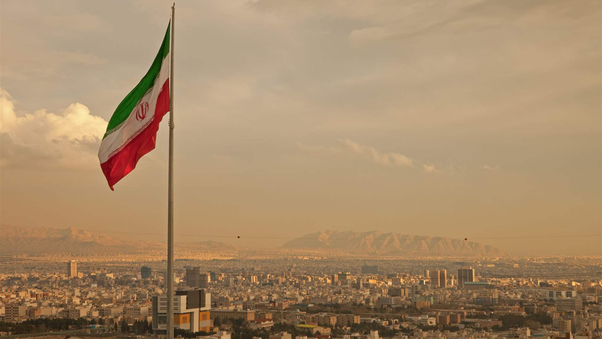 Iran threatens to strike military aid shipments to Israel