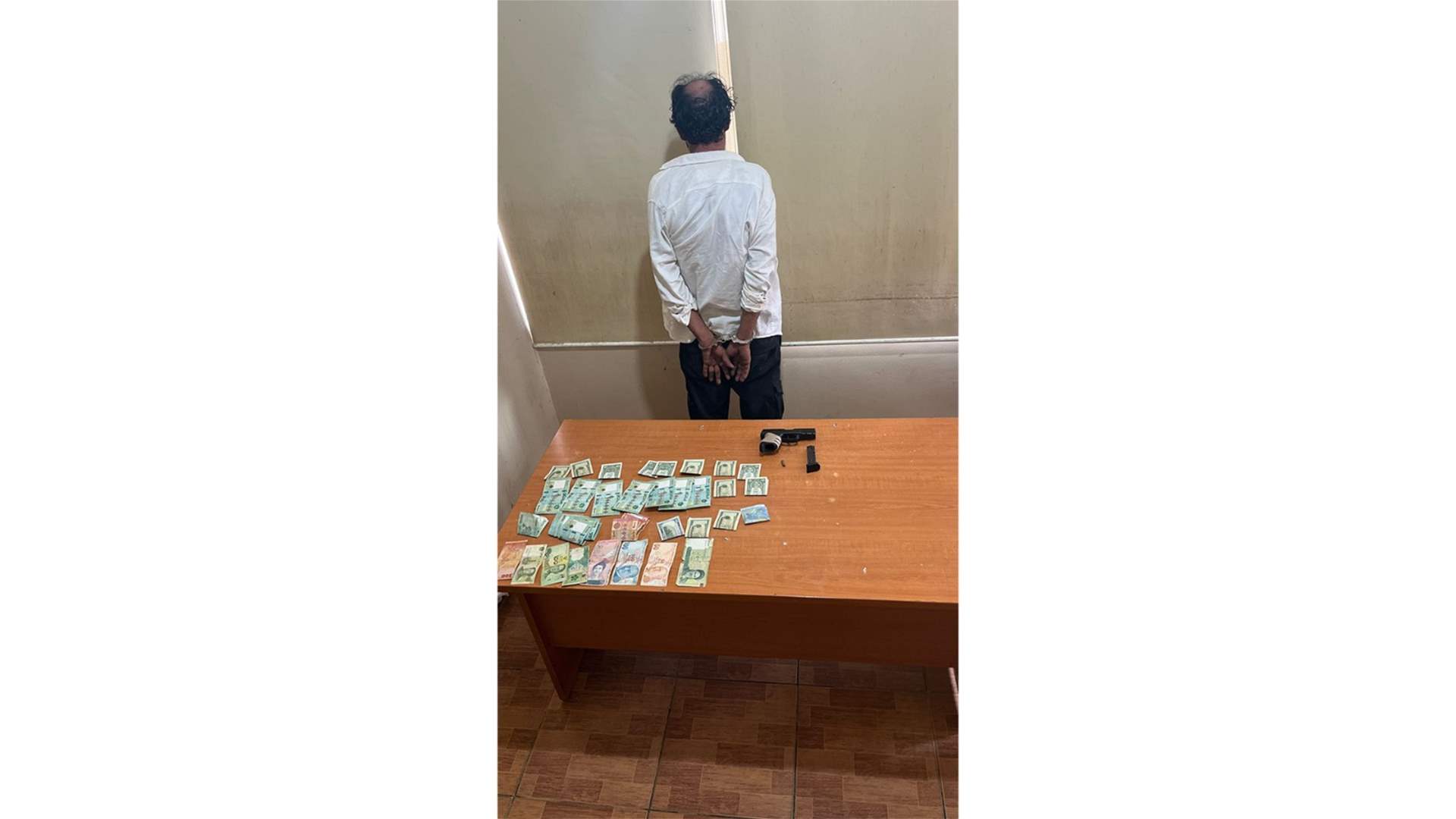 نفّذ أكثر من 20 عملية نشل وسرقة بطريقة احتيالية... وشعبة المعلومات توقفه