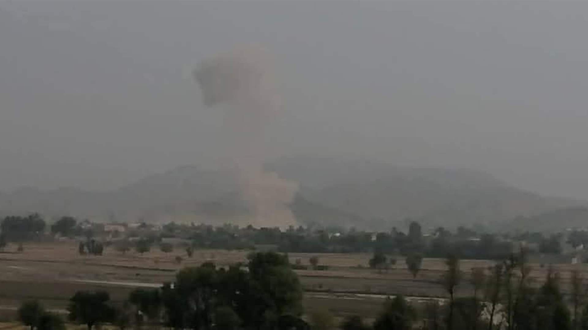 Car bombing kills 13 Pakistani soldiers near Afghan border: Reuters 