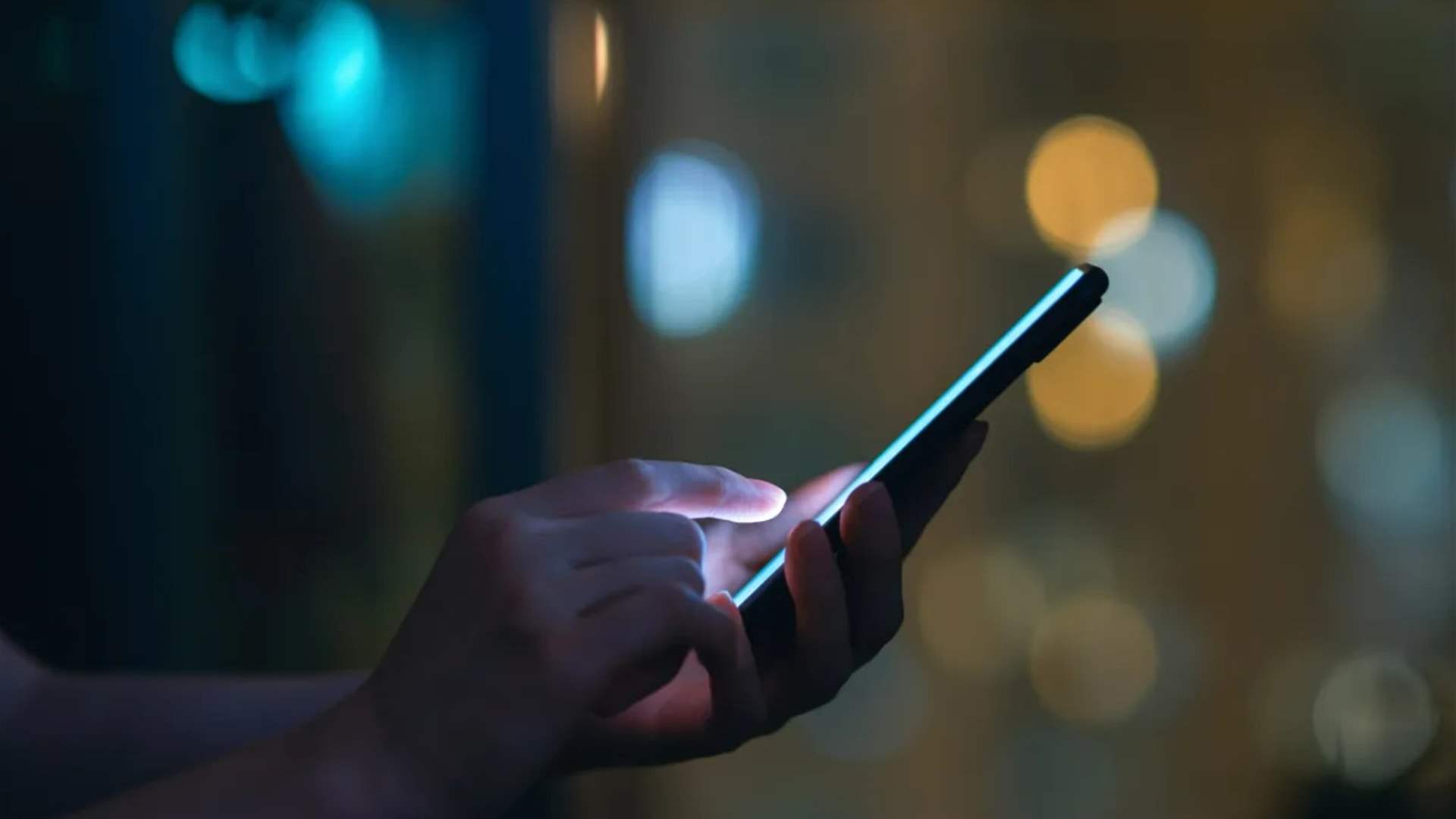 خبراء يحذّرون: لا تشاركوا هذه التفاصيل على مواقع التواصل... وخطر &quot;سرقة رقم الهاتف&quot; يتصاعد