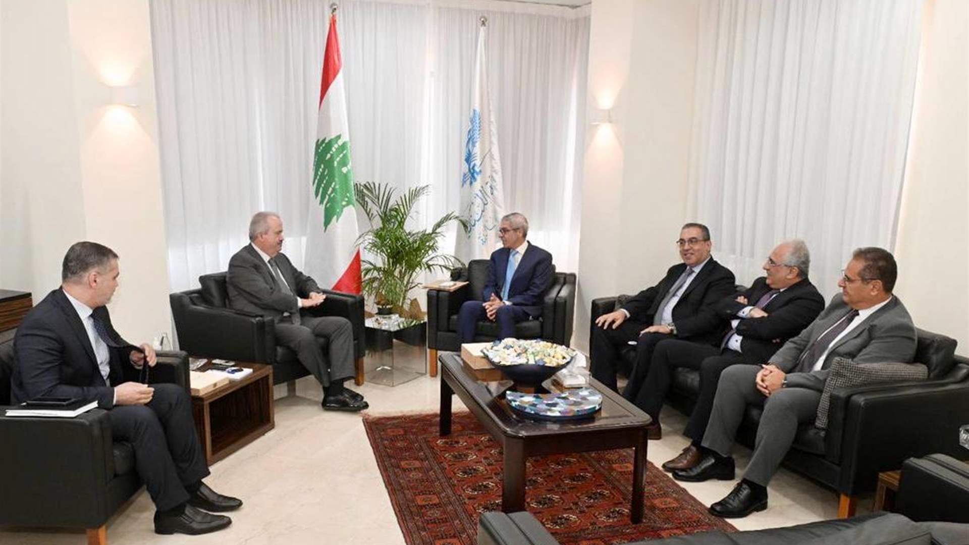 جابر يبحث مع جمعية الضرائب الاجراءات الضريبية