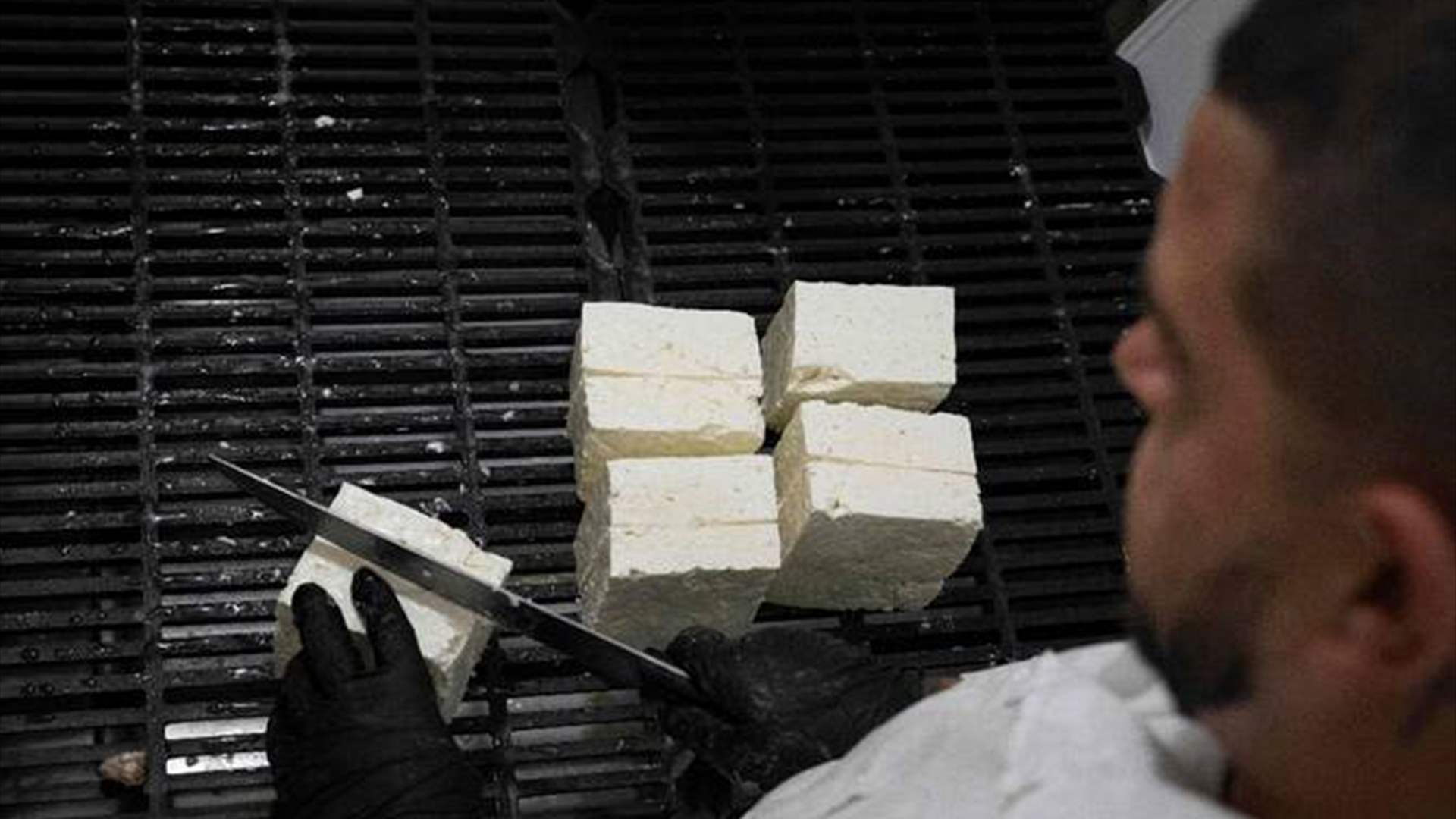 في بلغاريا... قوالب ينتجها سجناء تأسر قلوب محبي الجبنة